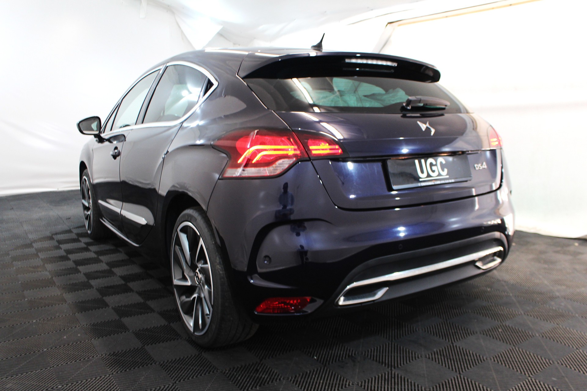 DS AUTOMOBILES DS4 1.6 THP 210 Sport Chic-showroom-element-3