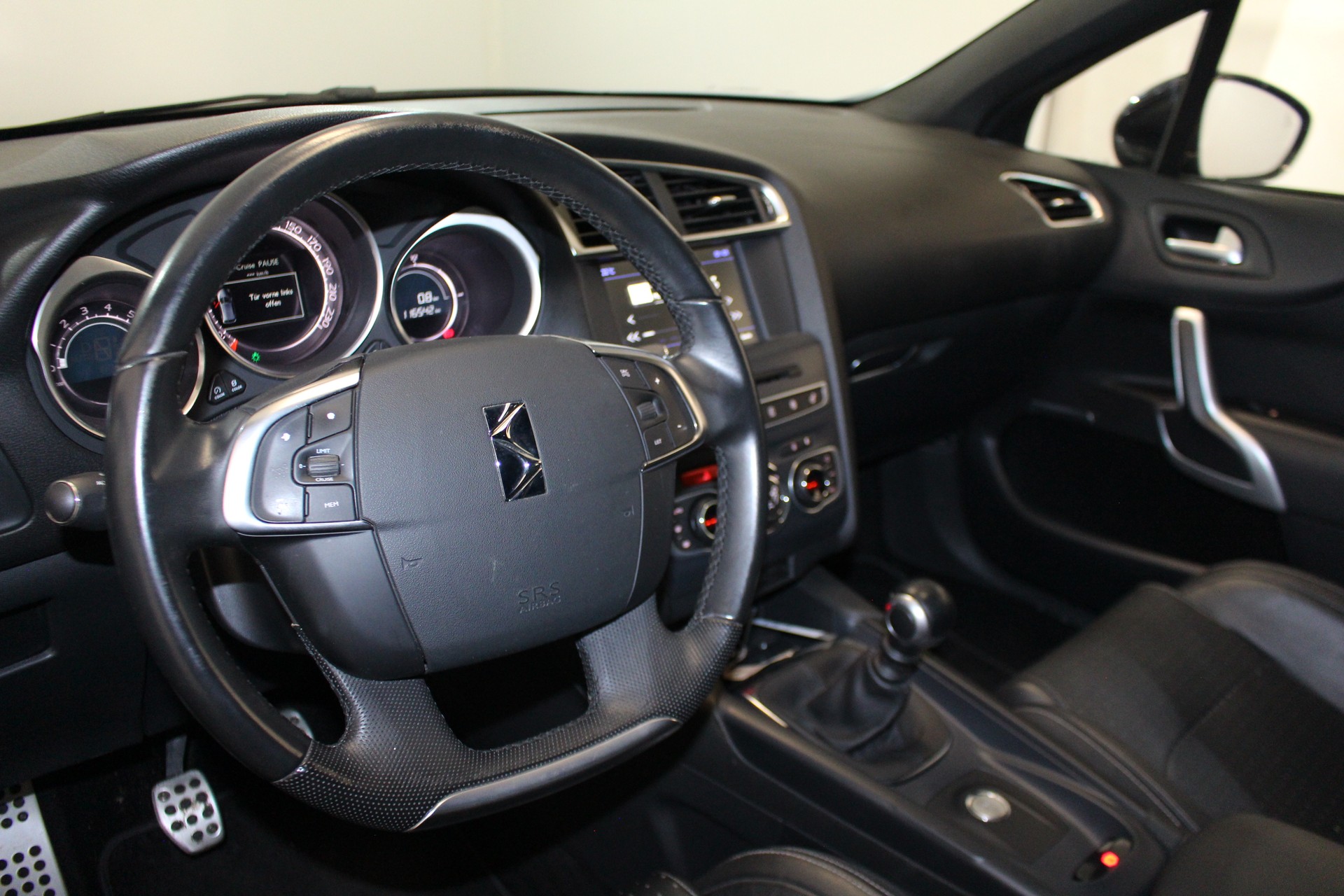 DS AUTOMOBILES DS4 1.6 THP 210 Sport Chic-image-10