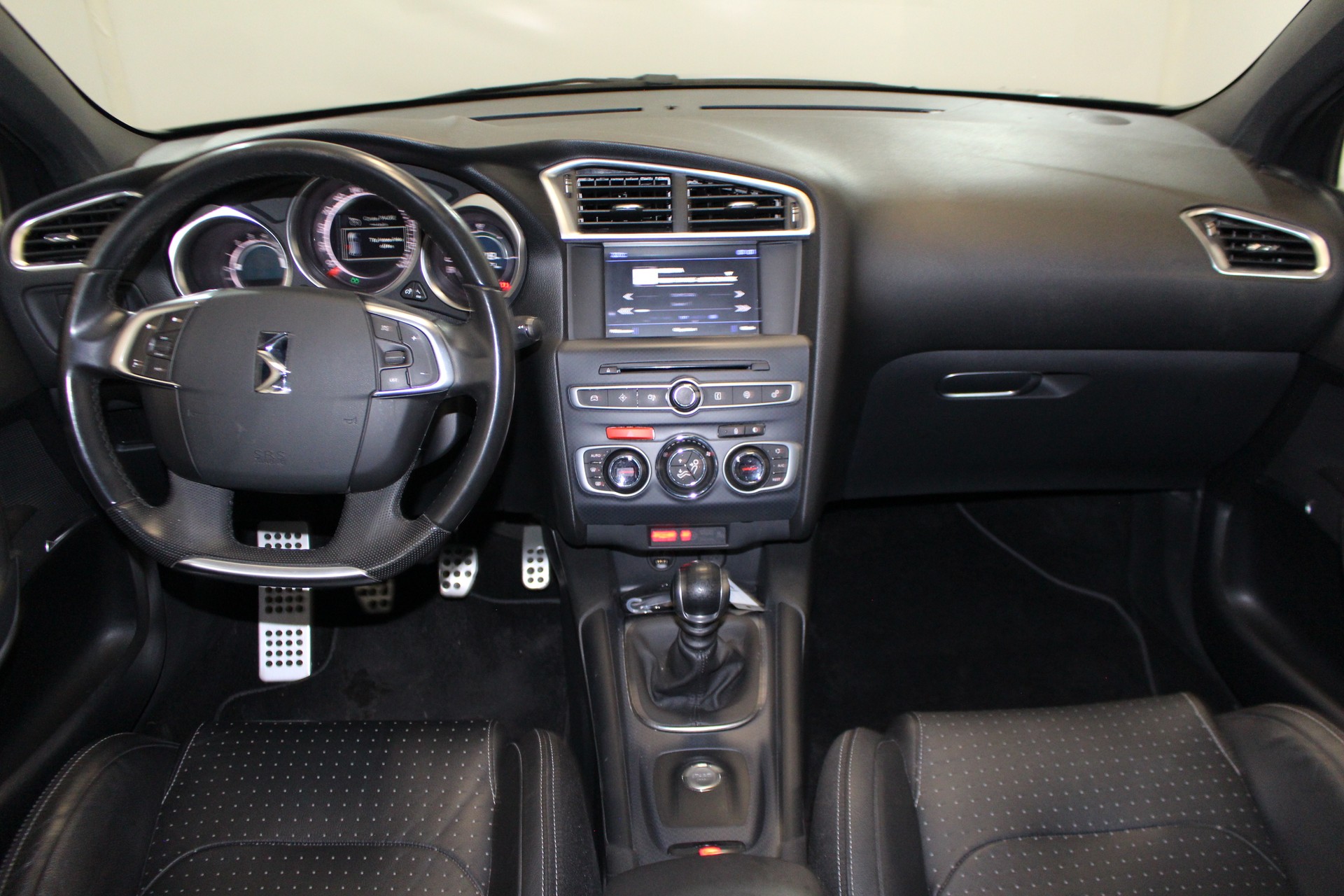 DS AUTOMOBILES DS4 1.6 THP 210 Sport Chic-image-11