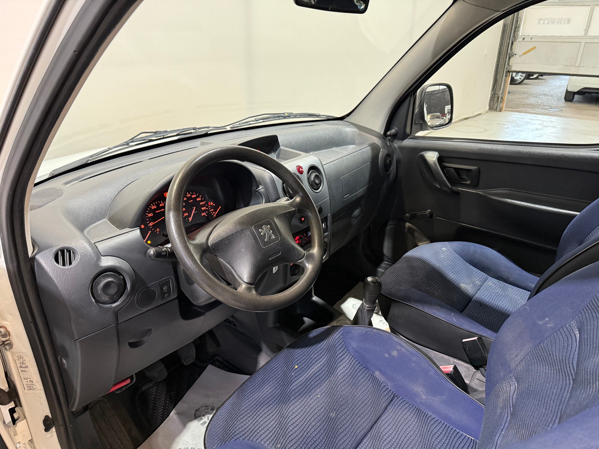 PEUGEOT Partner 1.4 Urban-image-12