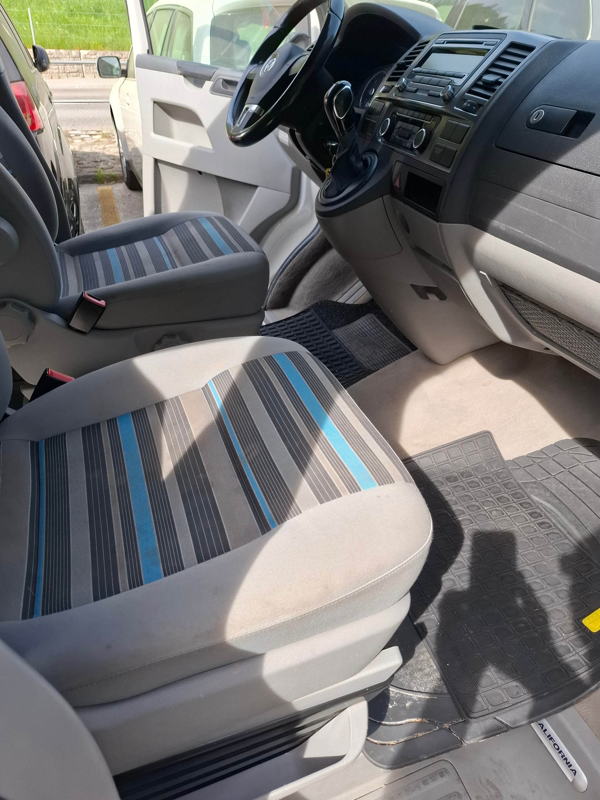 VW T5 California 2.0 Bi-TDI Beach DSG-image-8