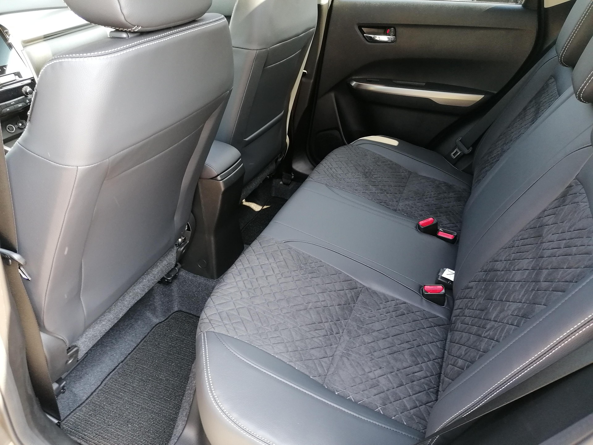 SUZUKI Vitara 1.4 T Compact Top Hybrid 4x4-image-9