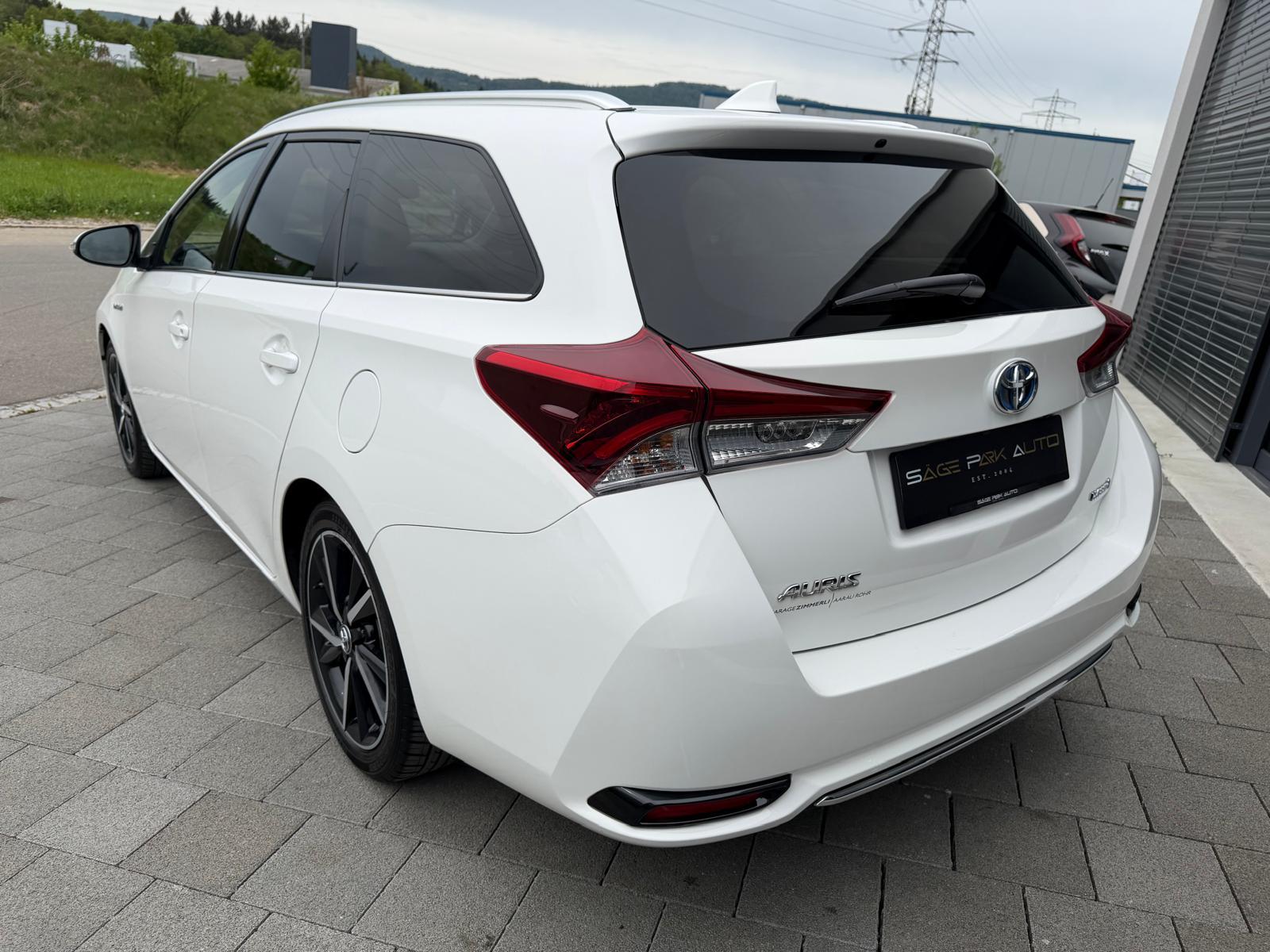 TOYOTA Auris Touring Sports 1.8 HSD Trend-image-4