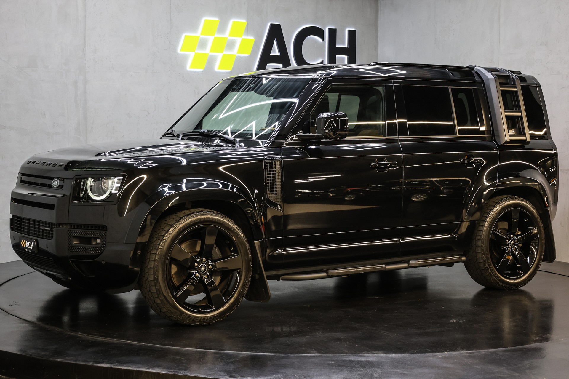 LAND ROVER Defender 110 3.0 D I6 300 X-Dynamic HSE-image-8