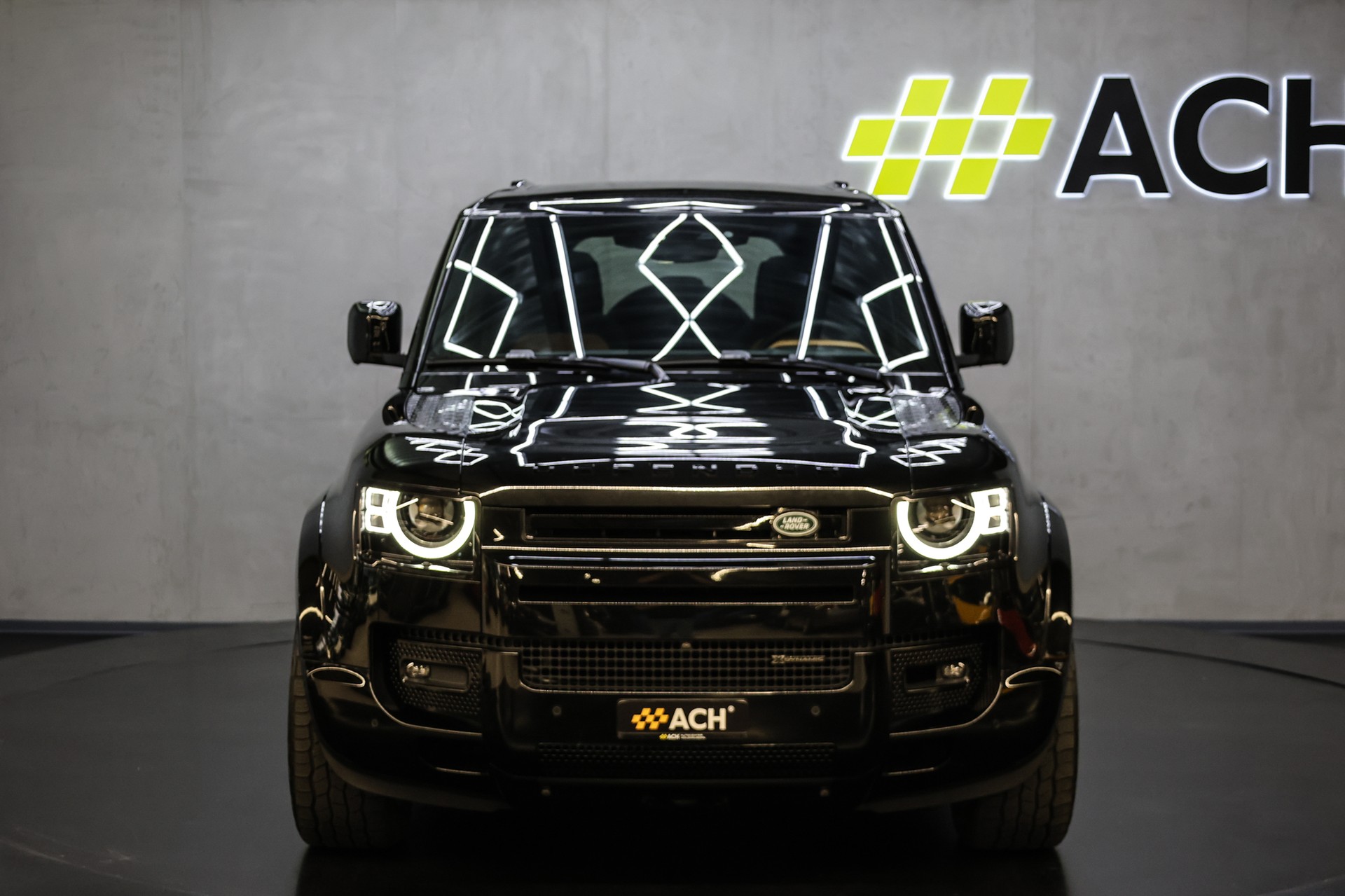 LAND ROVER Defender 110 3.0 D I6 300 X-Dynamic HSE-showroom-element-1