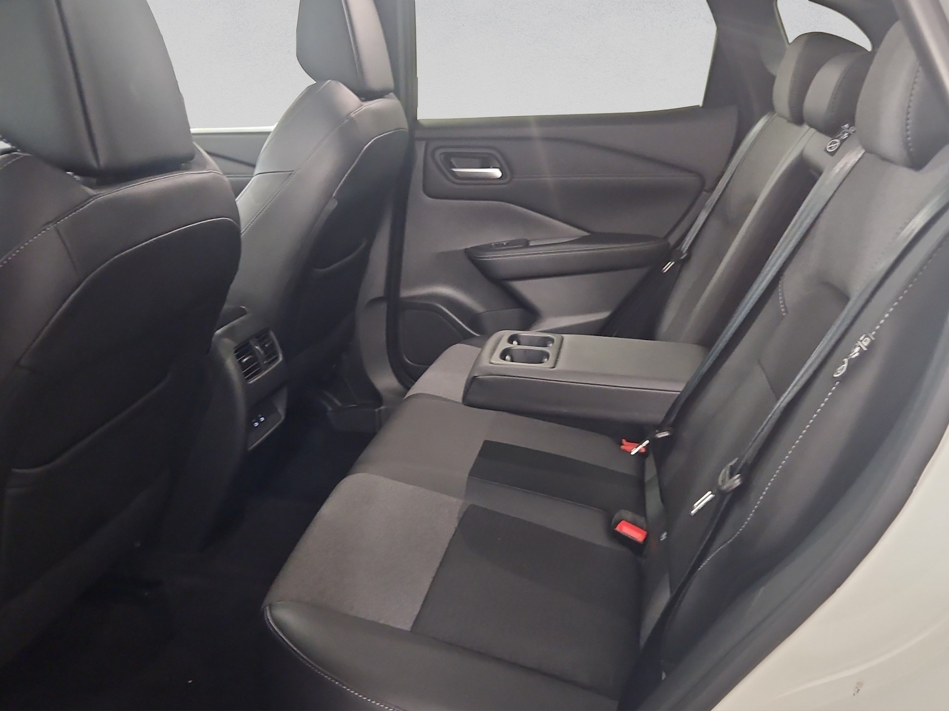 NISSAN Qashqai 1.3 DIG-T MHEV N-Connecta Xtronic-image-13