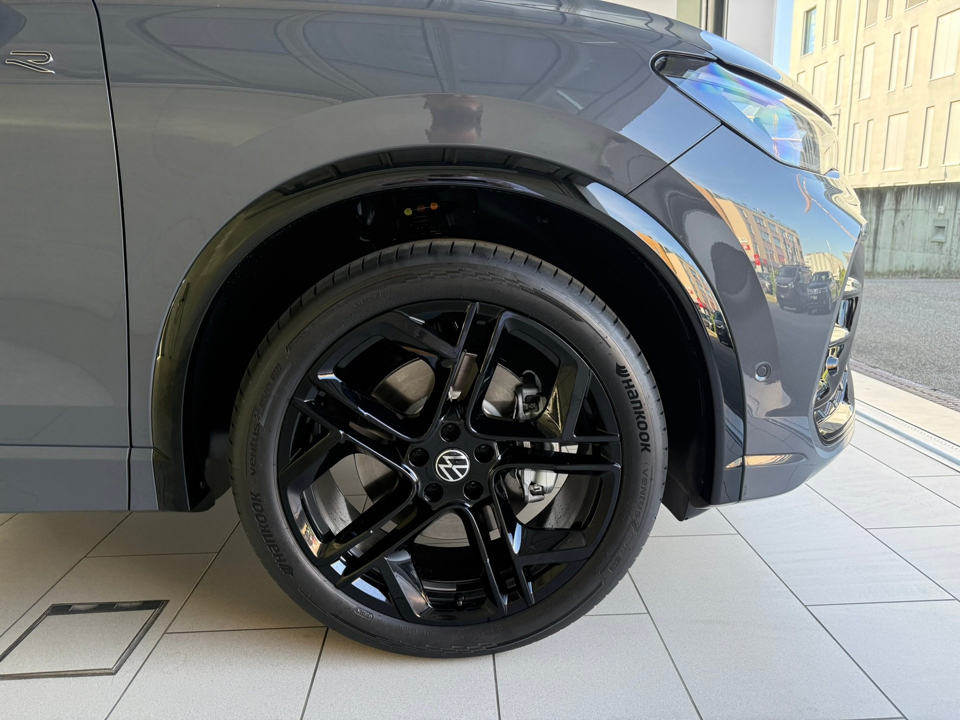 VW Tiguan 2.0 TSI DSG R-Line 4Motion-image-10