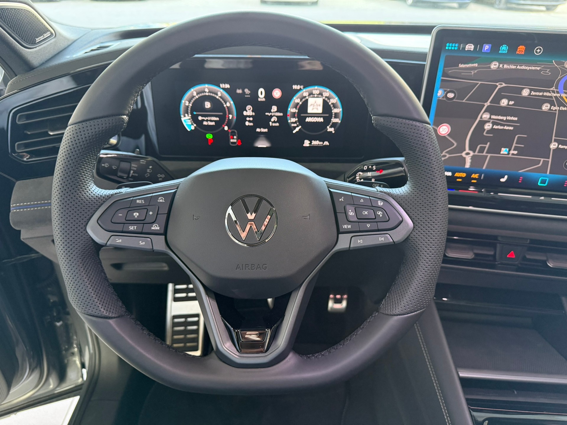 VW Tiguan 2.0 TSI DSG R-Line 4Motion-image-6