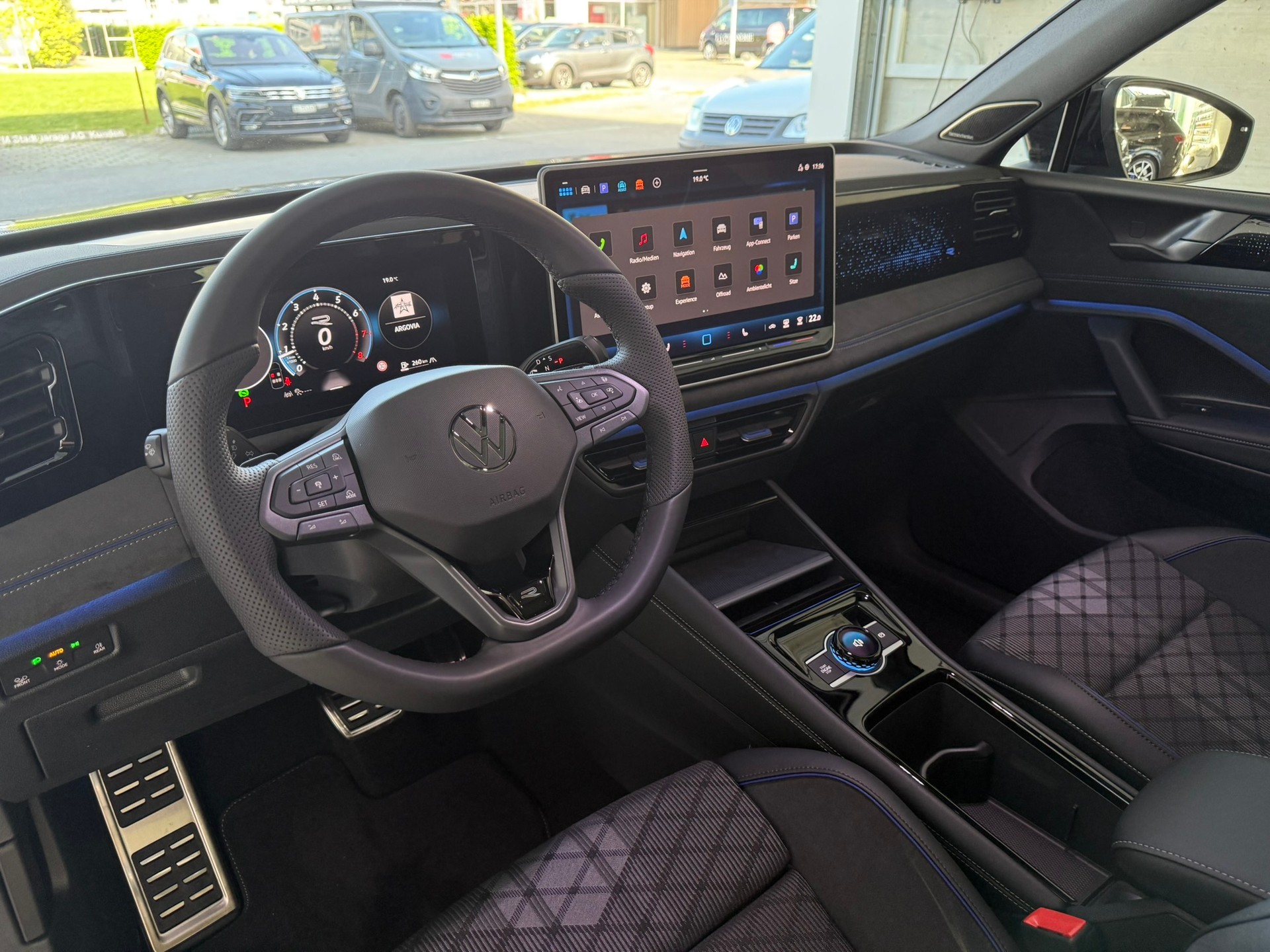 VW Tiguan 2.0 TSI DSG R-Line 4Motion-image-8