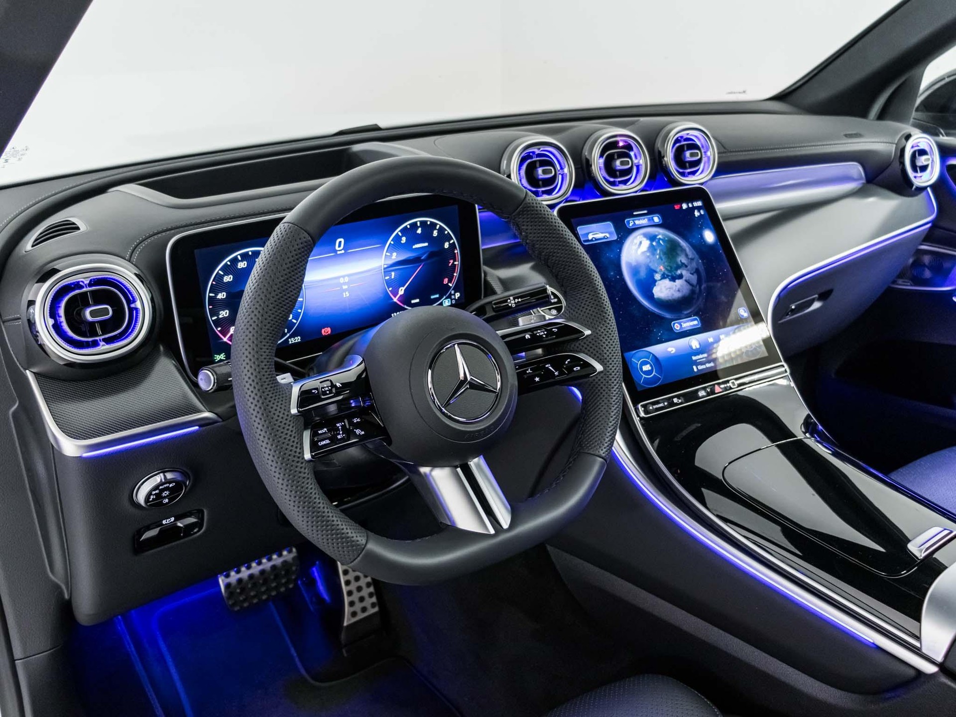 MERCEDES-BENZ GLC 300 4MATIC-image-9