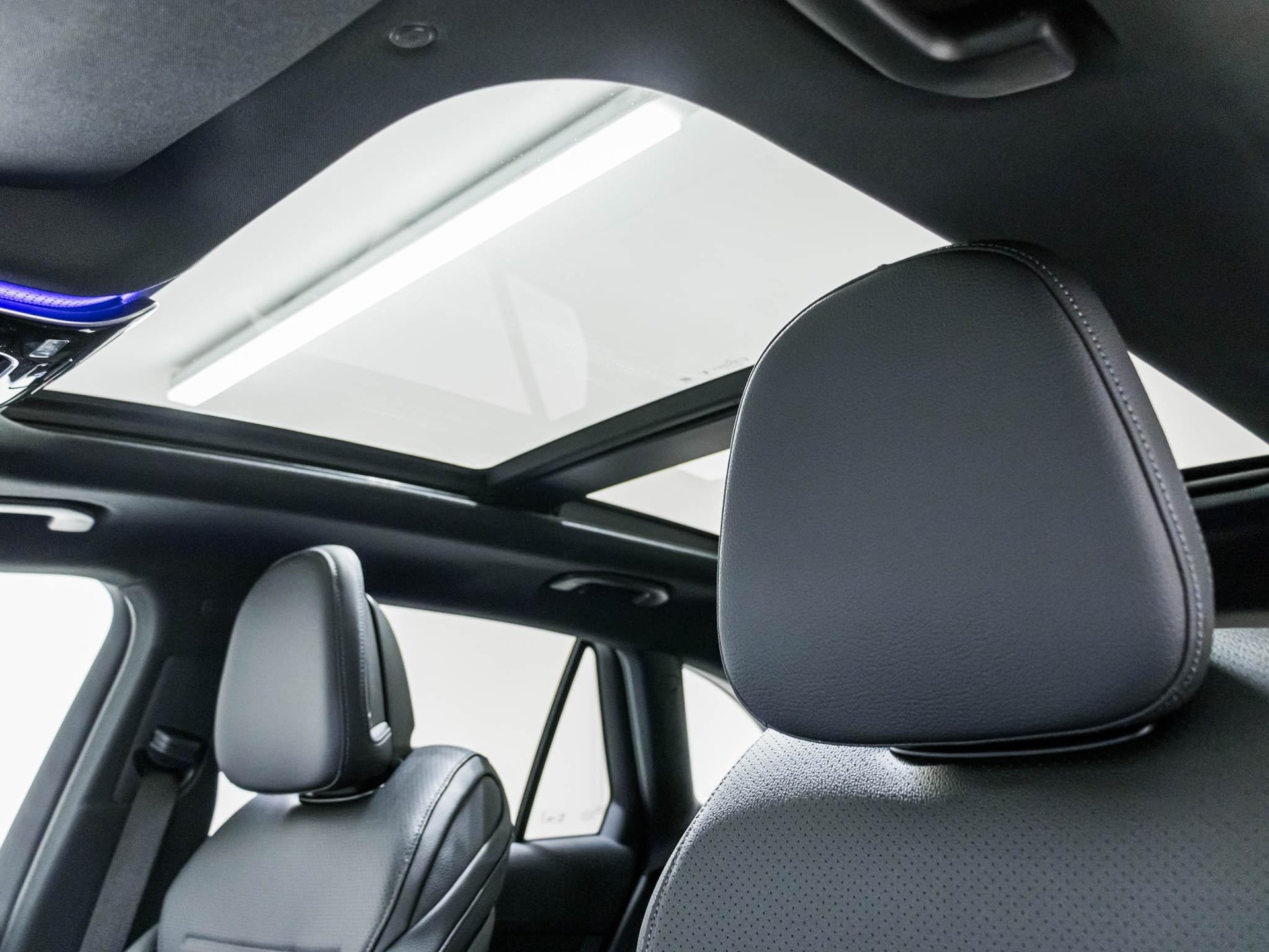 MERCEDES-BENZ GLC 300 4MATIC-image-8