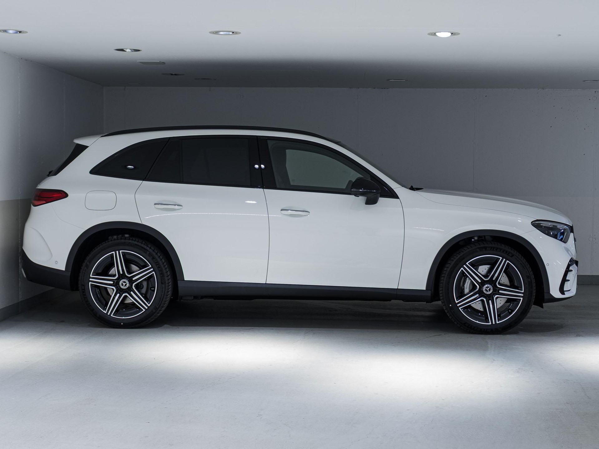 MERCEDES-BENZ GLC 300 4MATIC-image-1