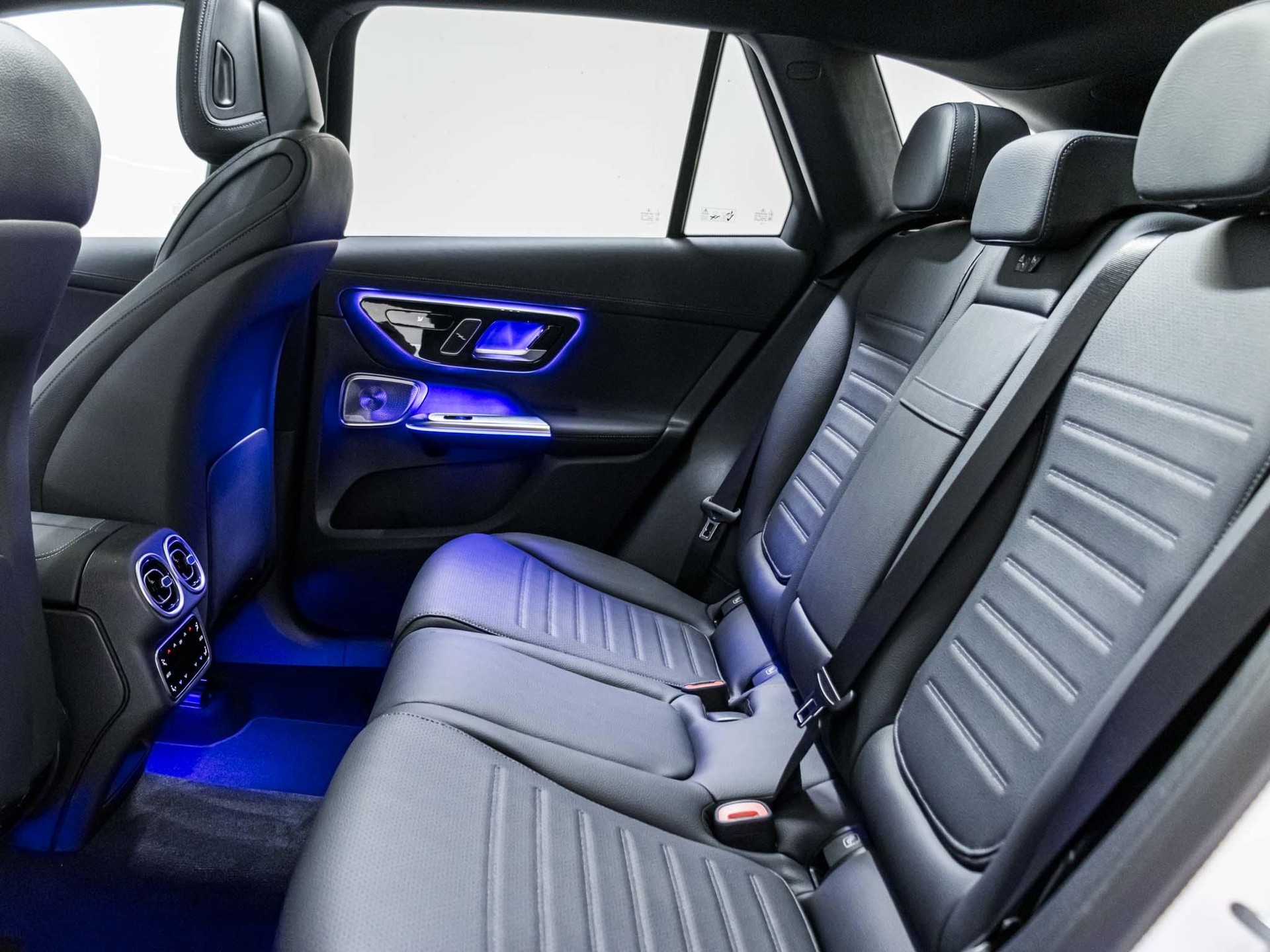 MERCEDES-BENZ GLC 300 4MATIC-image-7