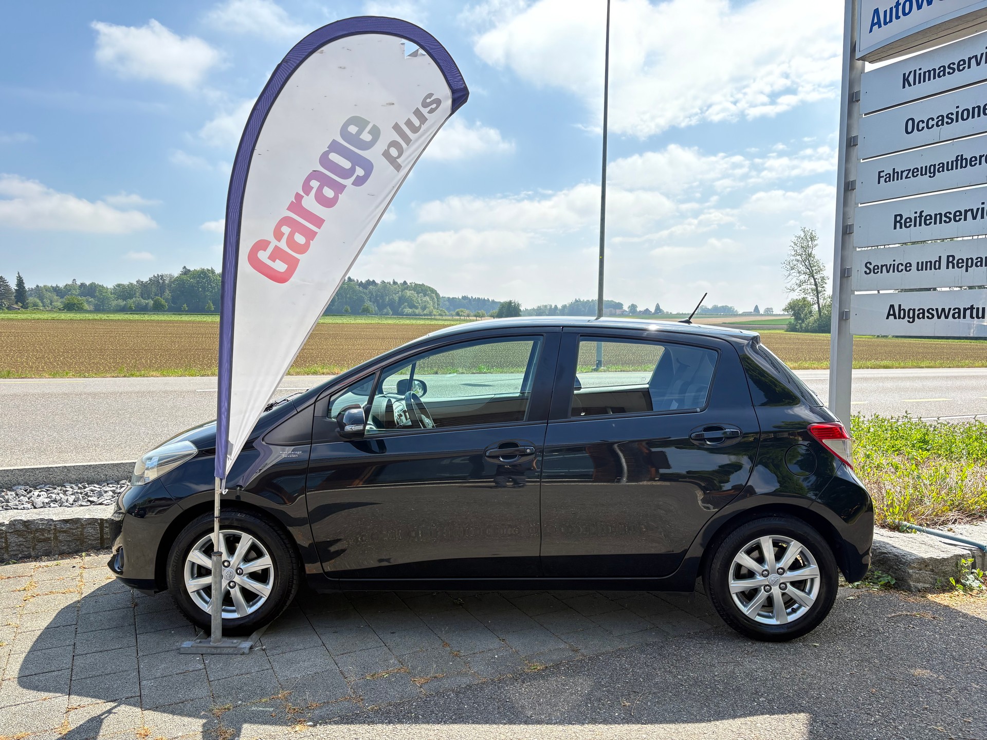TOYOTA Yaris 1.33 Sol-image-2