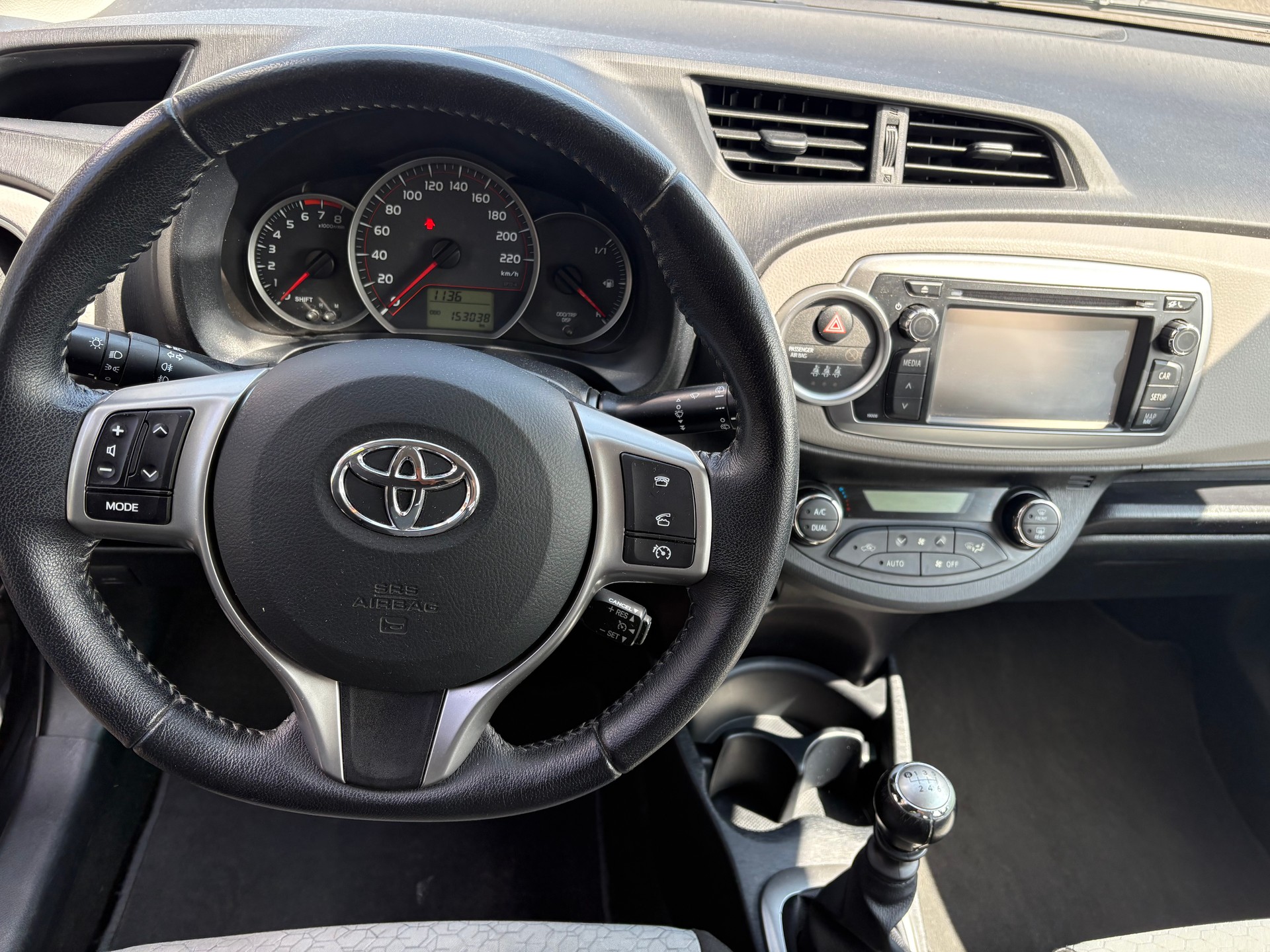 TOYOTA Yaris 1.33 Sol-image-10