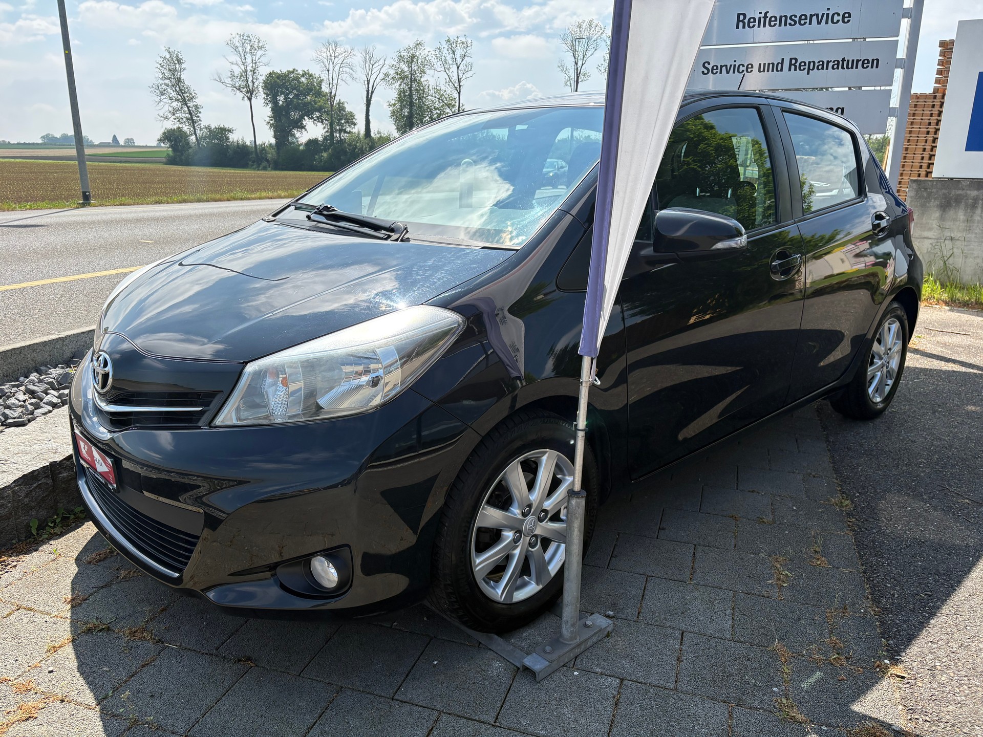 TOYOTA Yaris 1.33 Sol-image-1