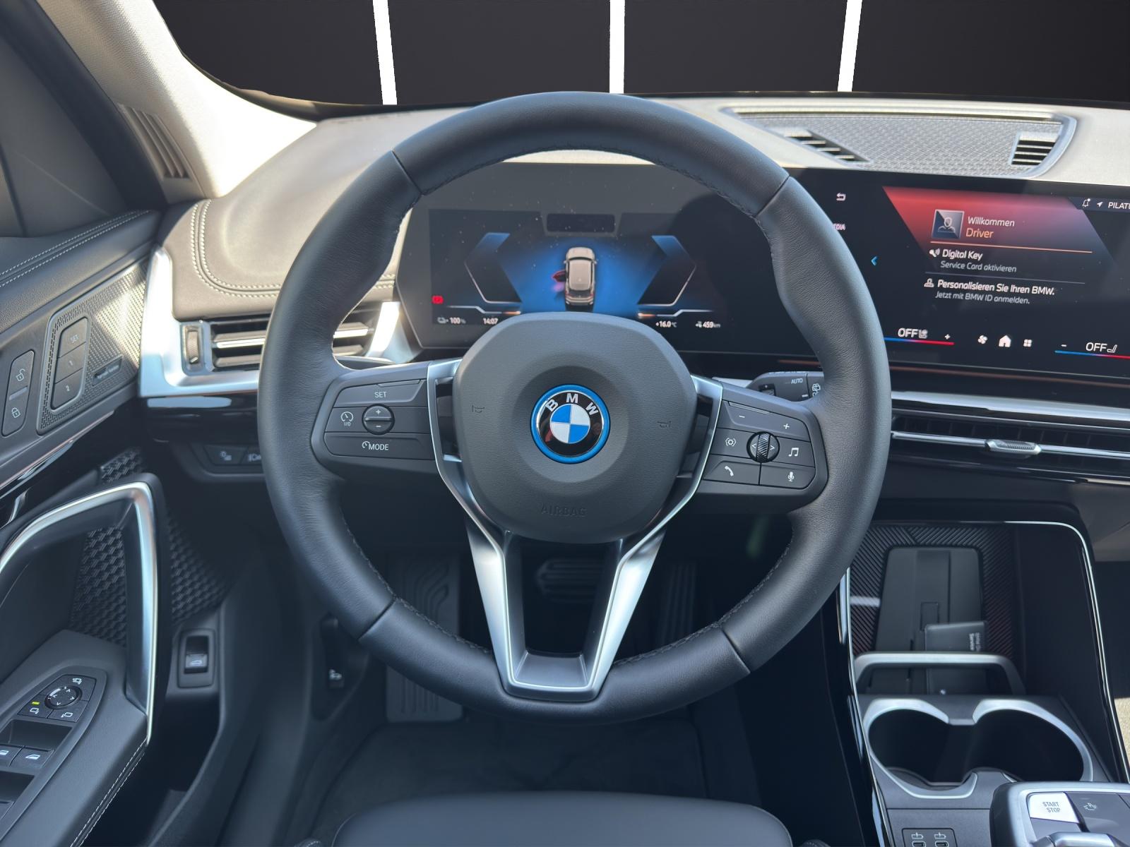 BMW iX1 20 eDrive-image-14