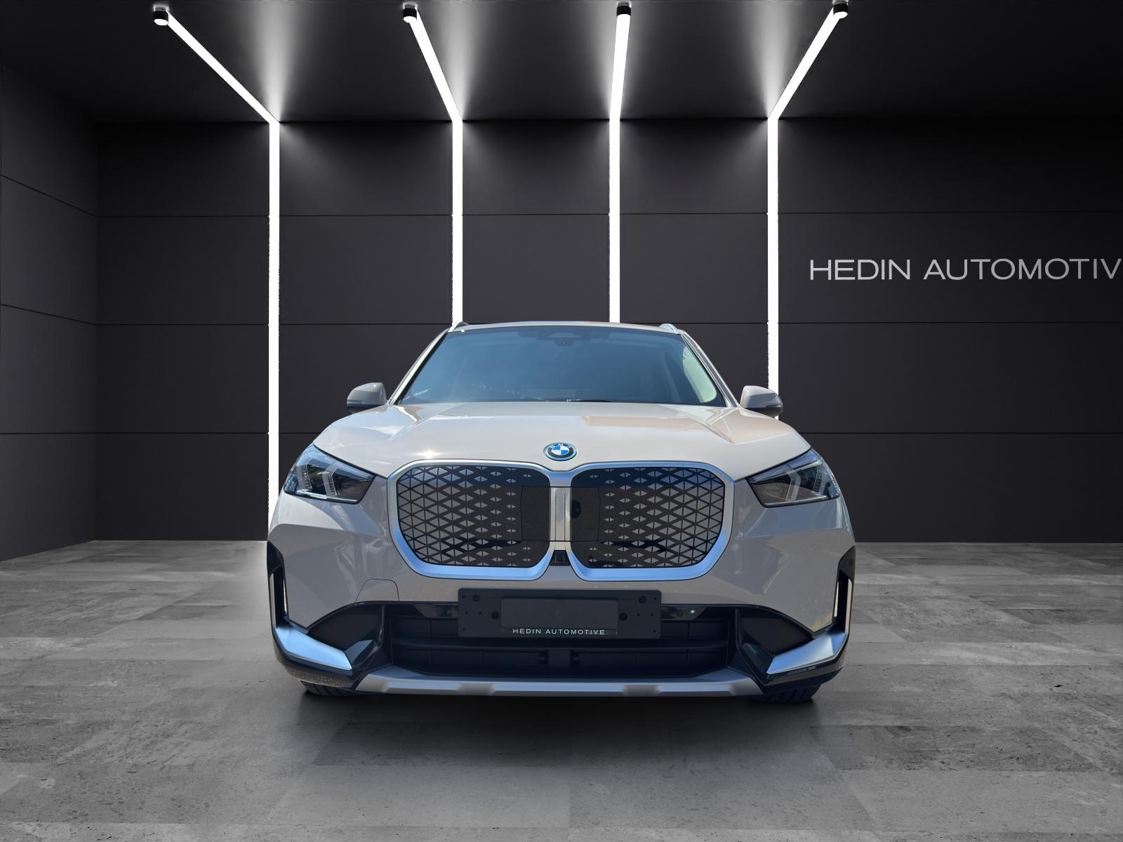 BMW iX1 20 eDrive-image-7