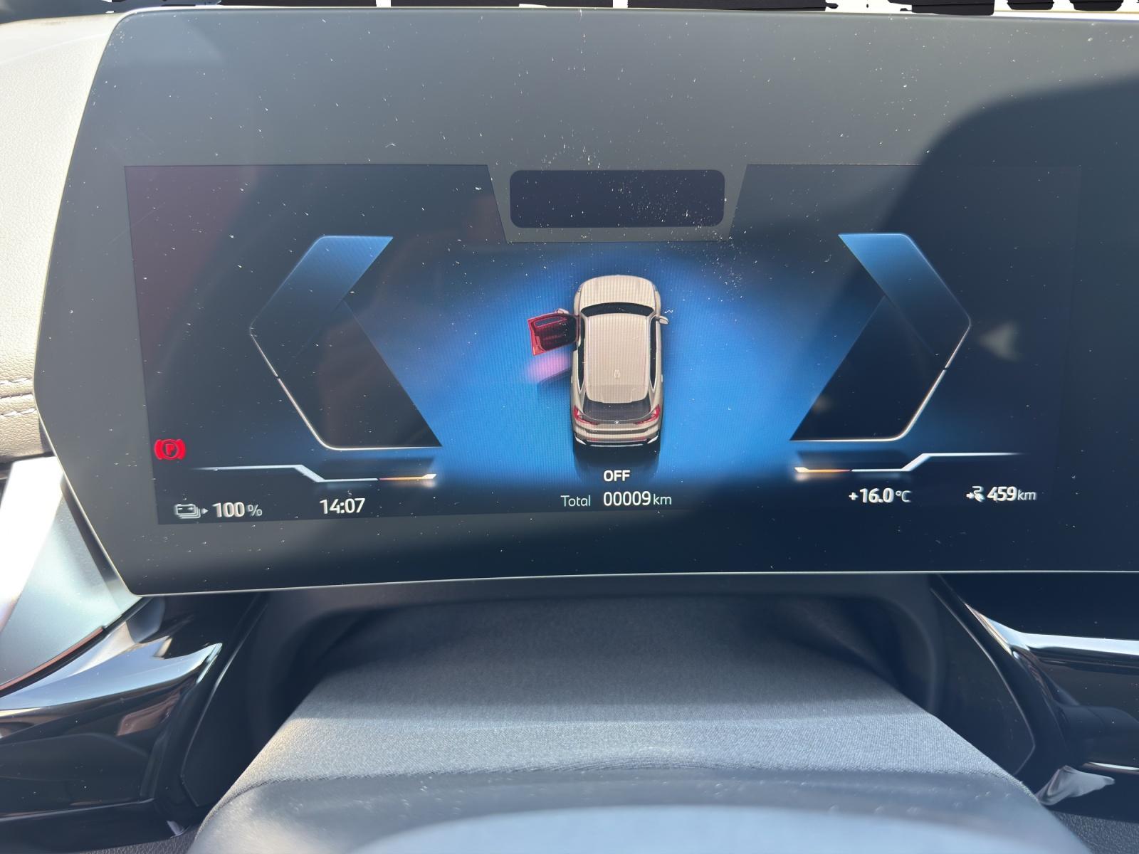 BMW iX1 20 eDrive-image-15