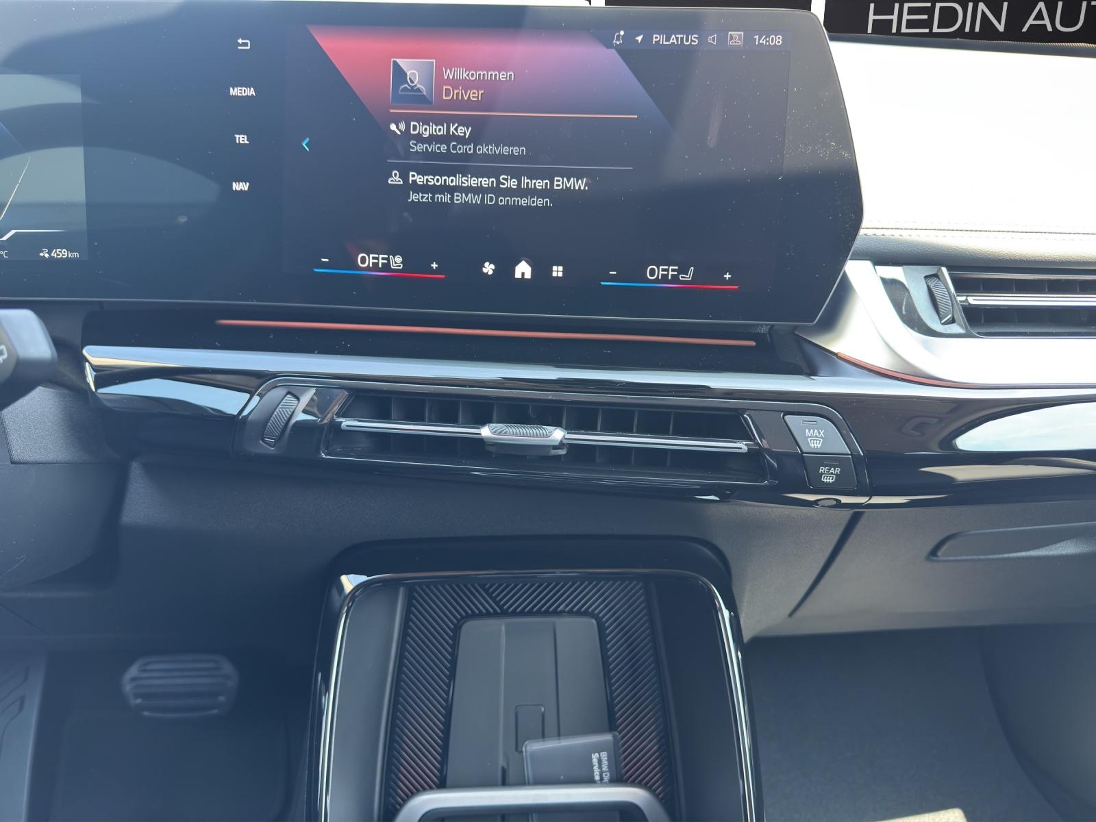 BMW iX1 20 eDrive-image-17
