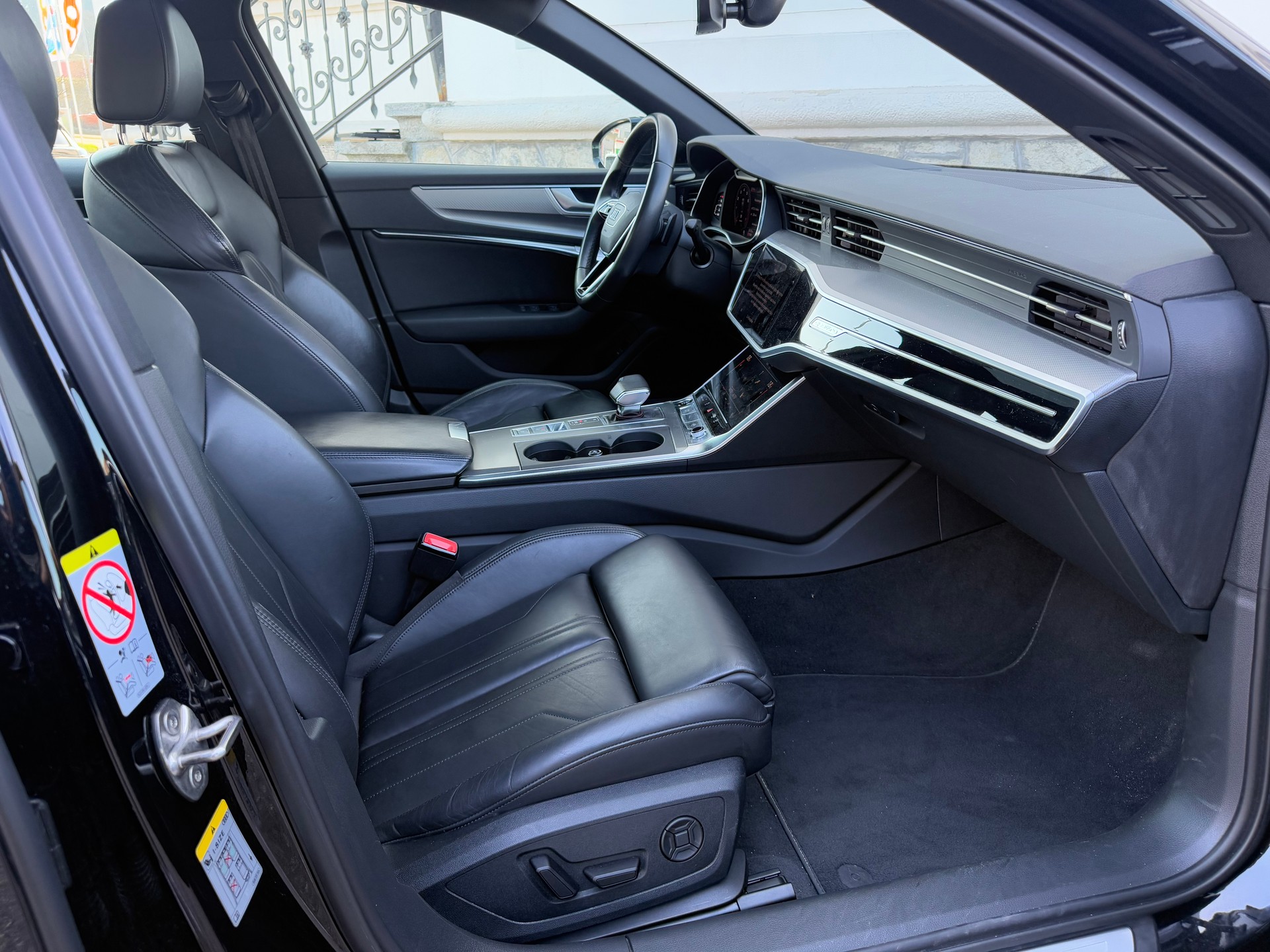 AUDI A6 3.0 55 TFSI Sport quattro S-Tronic-image-10