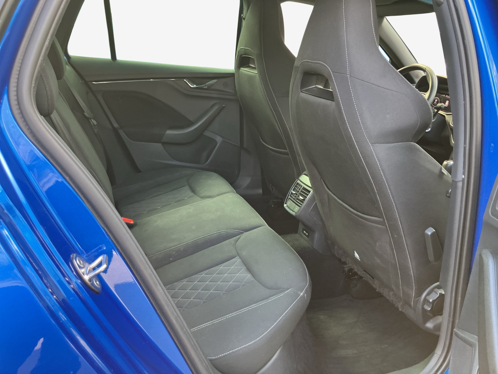 SKODA Kamiq 1.0 TSI Style DSG-image-13