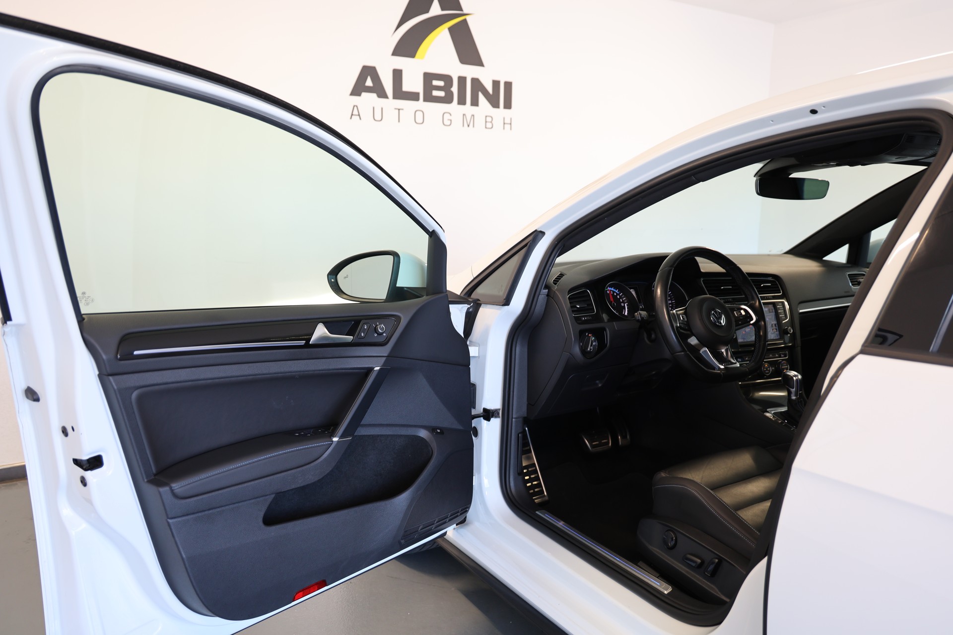VW Golf 1.4 TSI GTE DSG R-Line-image-4