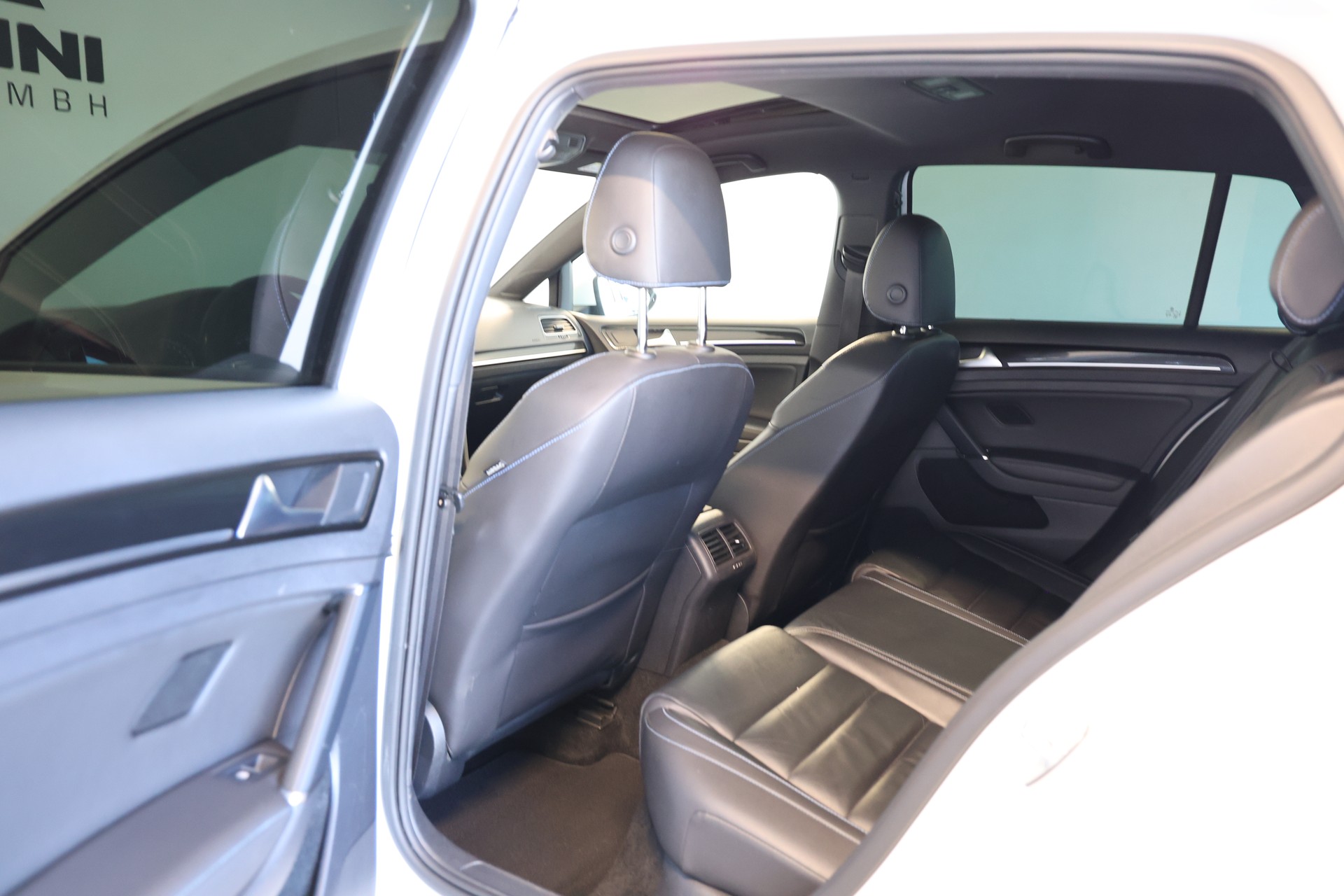 VW Golf 1.4 TSI GTE DSG R-Line-image-15