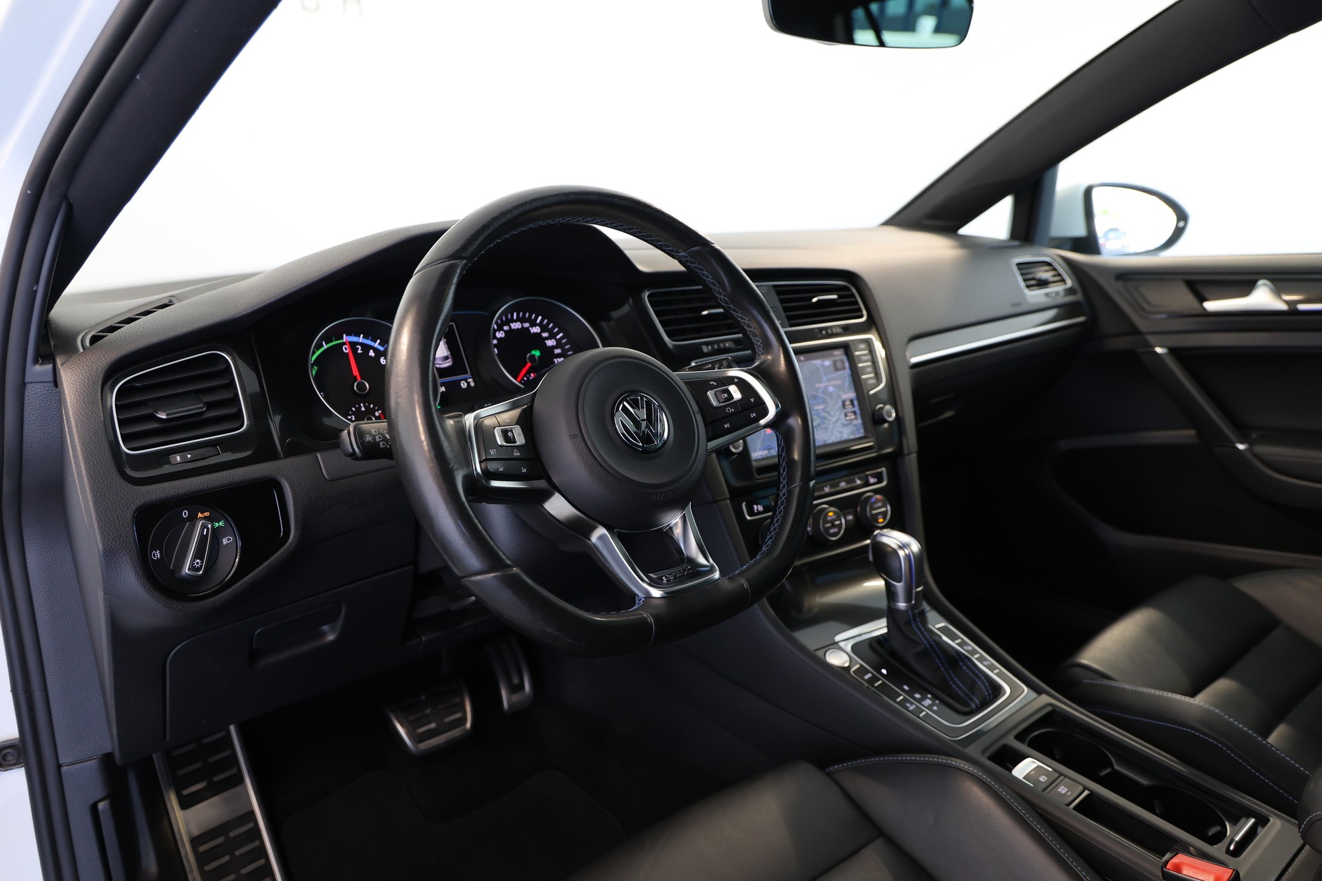 VW Golf 1.4 TSI GTE DSG R-Line-image-7