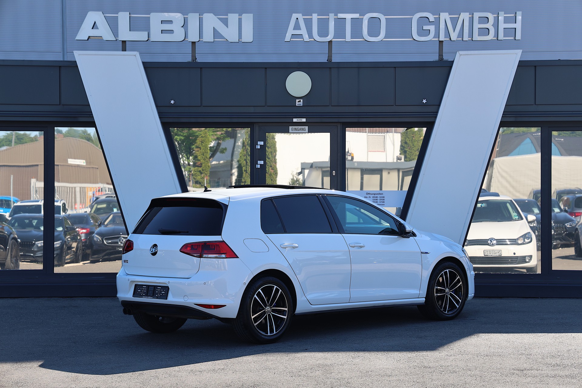 VW Golf 1.4 TSI GTE DSG R-Line-image-3