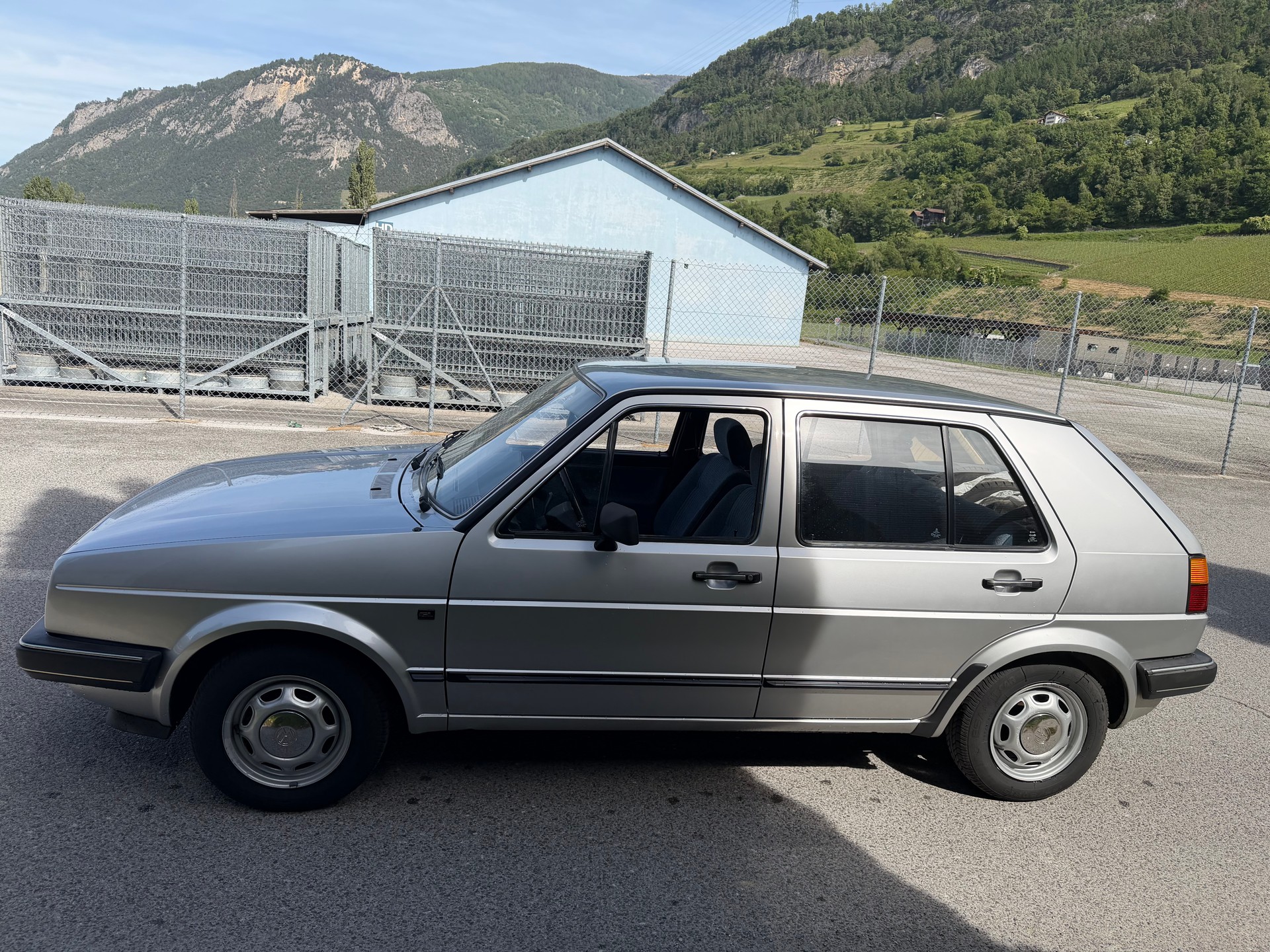 VW GOLF-image-5