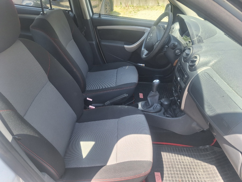 DACIA Duster 1.6 City Ambiance 4x2-image-10