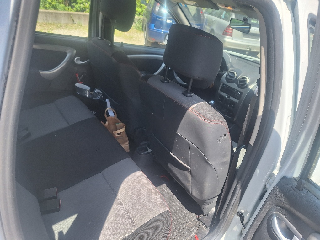 DACIA Duster 1.6 City Ambiance 4x2-image-9