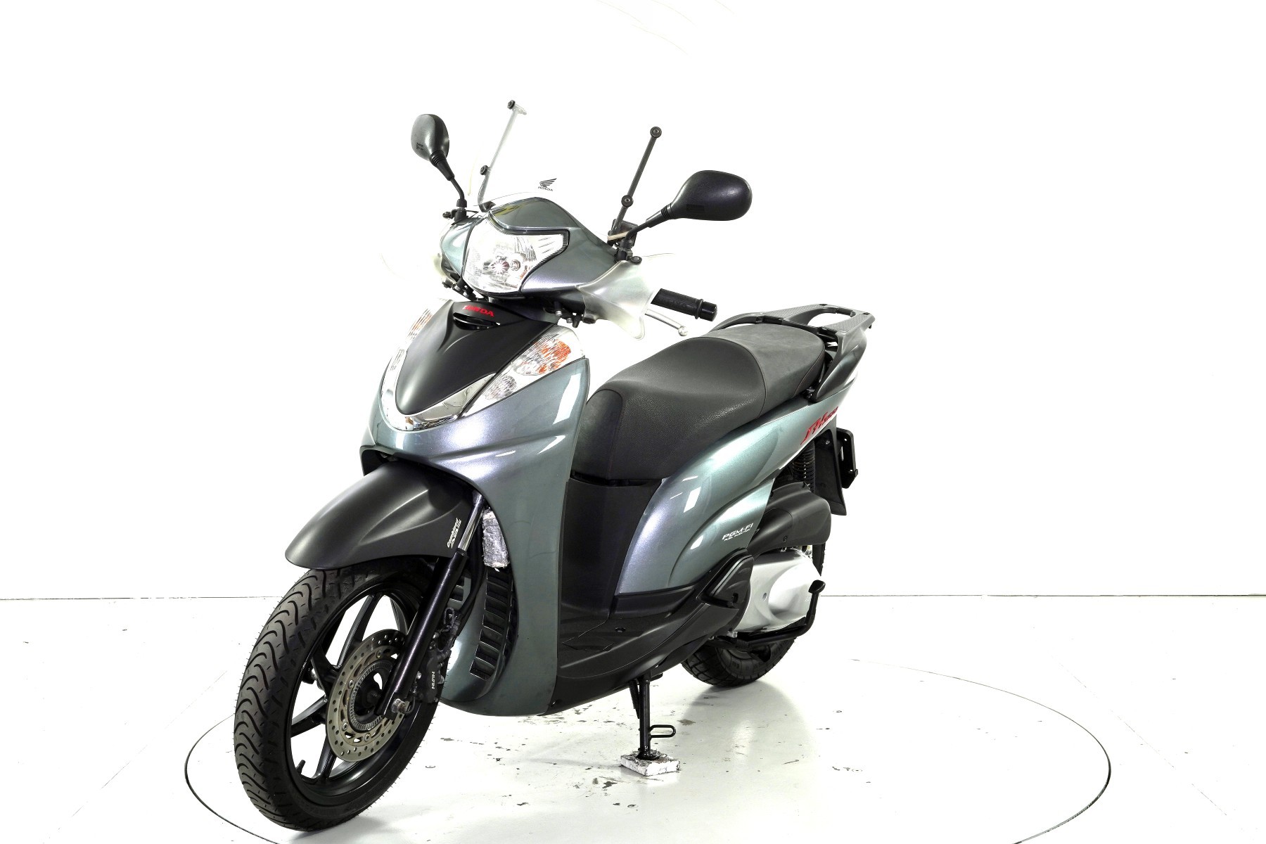 HONDA SH 300 A ABS-showroom-element-2