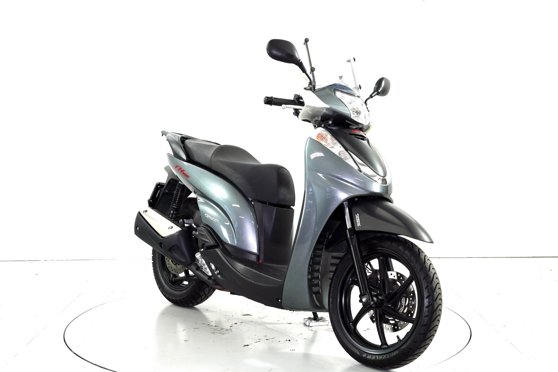 HONDA SH 300 A ABS-showroom-element-1