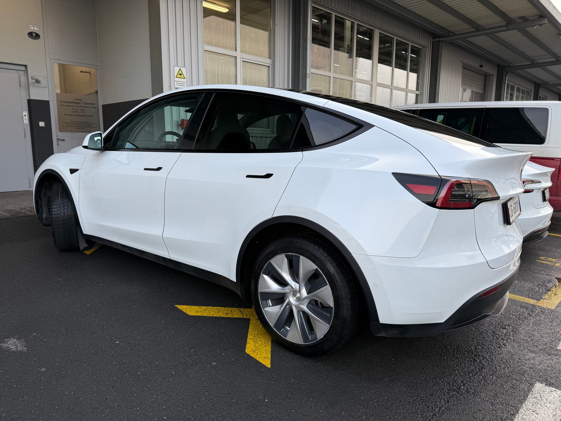 TESLA Long Range D-image-5
