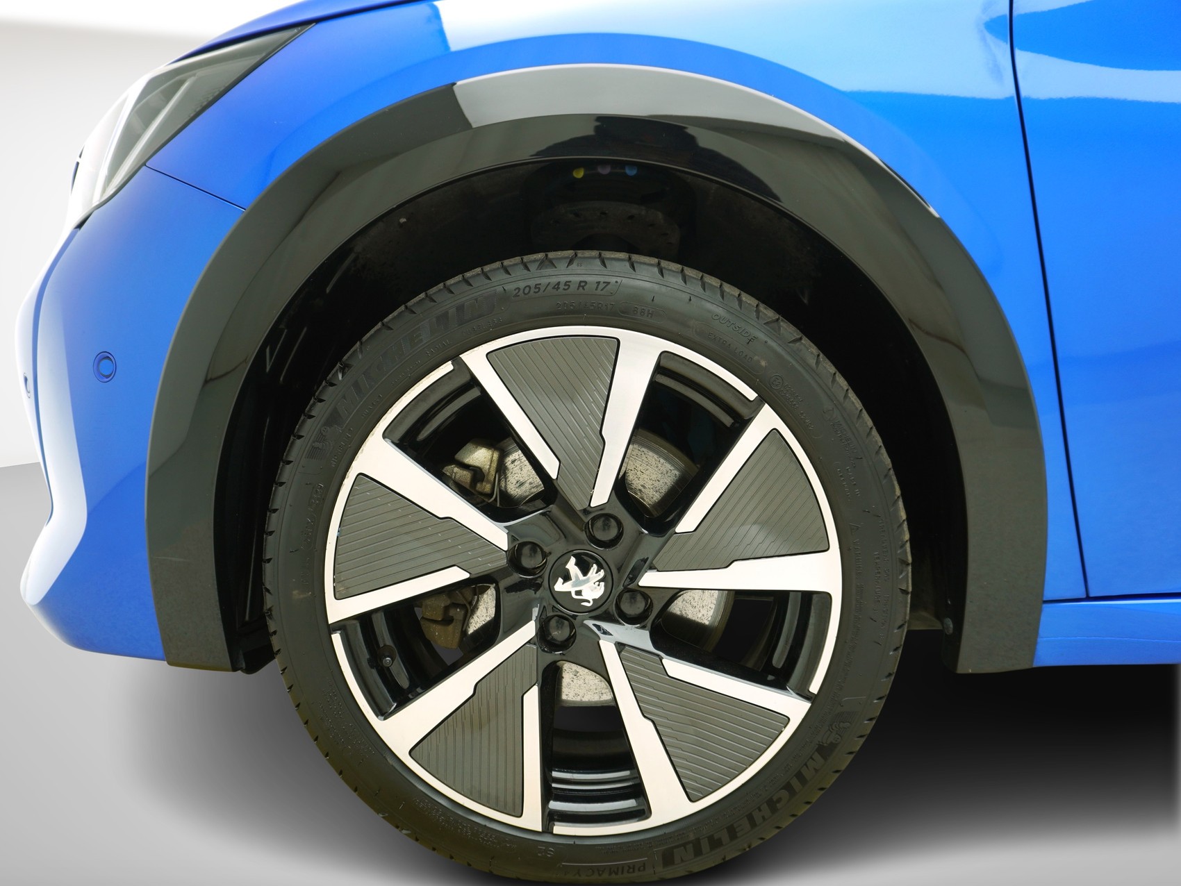 PEUGEOT 208 e-GT-image-6