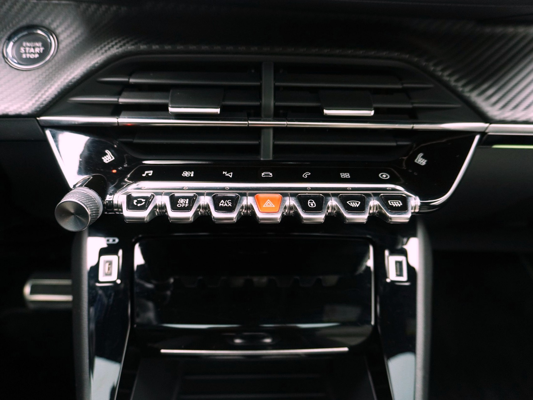 PEUGEOT 208 e-GT-image-13