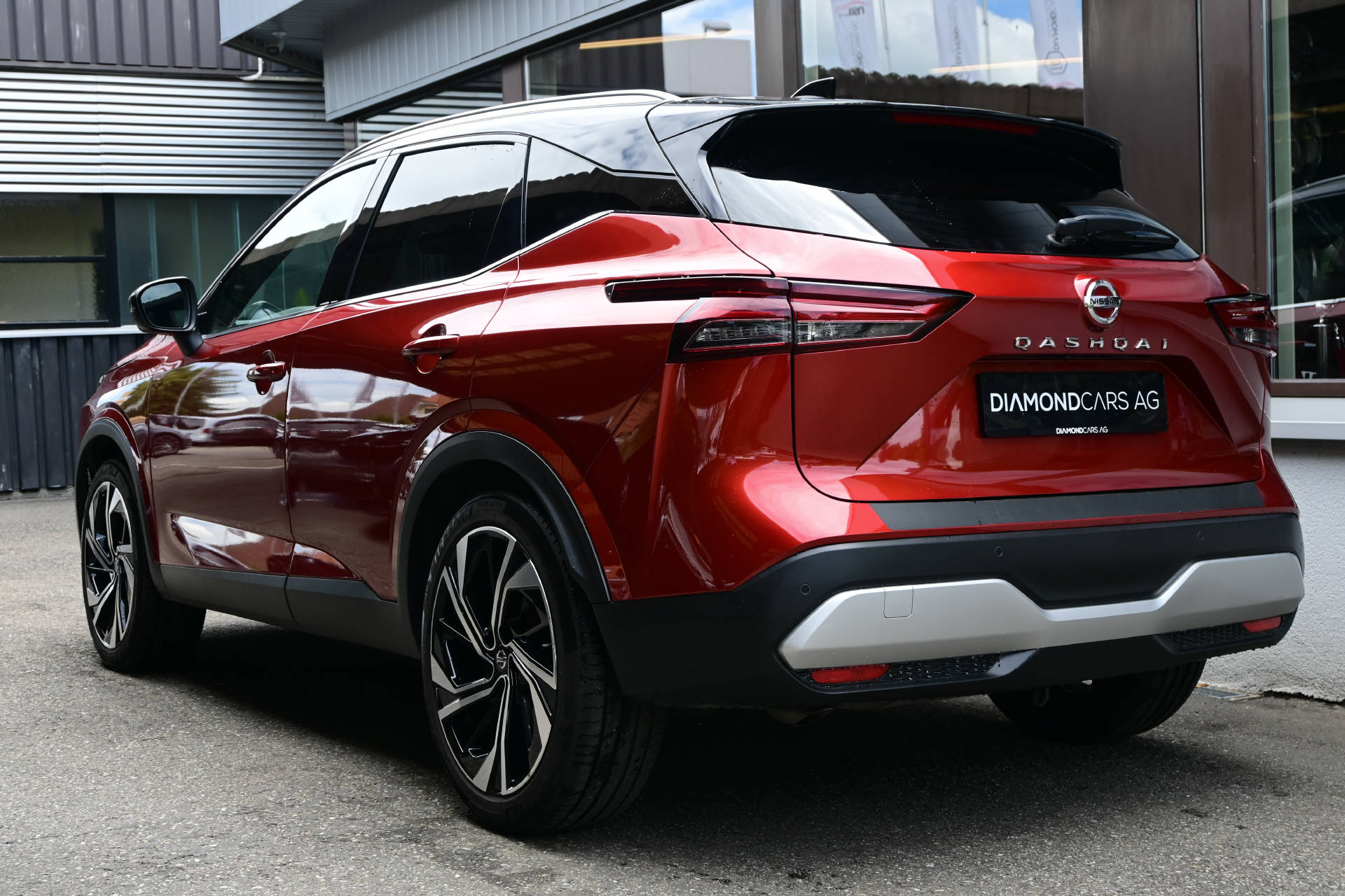 NISSAN Qashqai 1.3 DIG-T Tekna+ 4x4-image-5