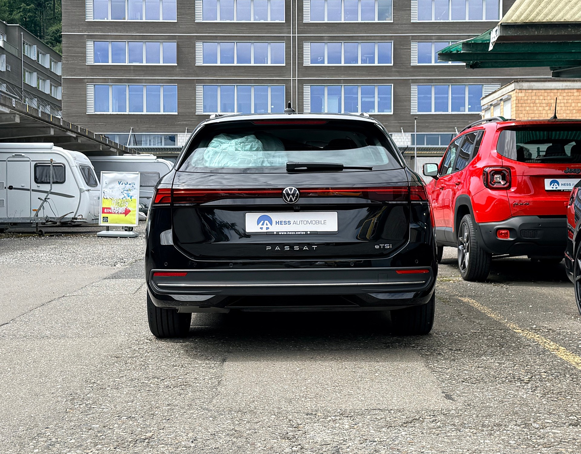VW Passat Variant 1.5 eTSI evo2 Business DSG-image-14