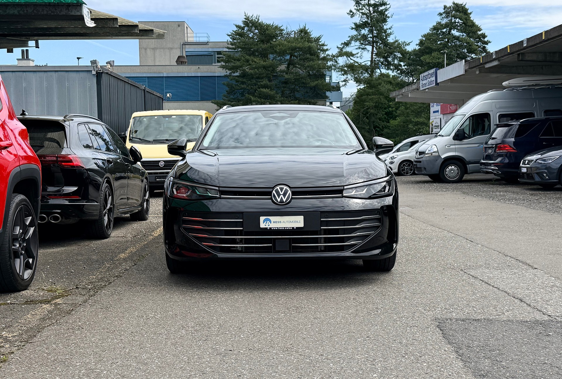 VW Passat Variant 1.5 eTSI evo2 Business DSG-image-1