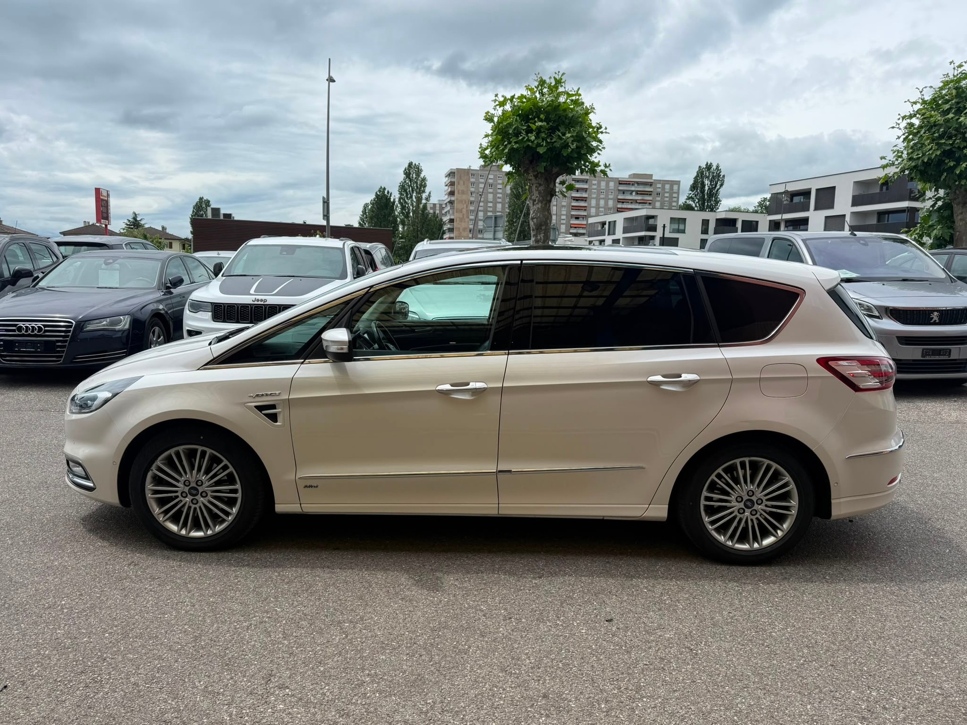 FORD S-Max 2.0 TDCi Vignale AWD Automatic-image-4
