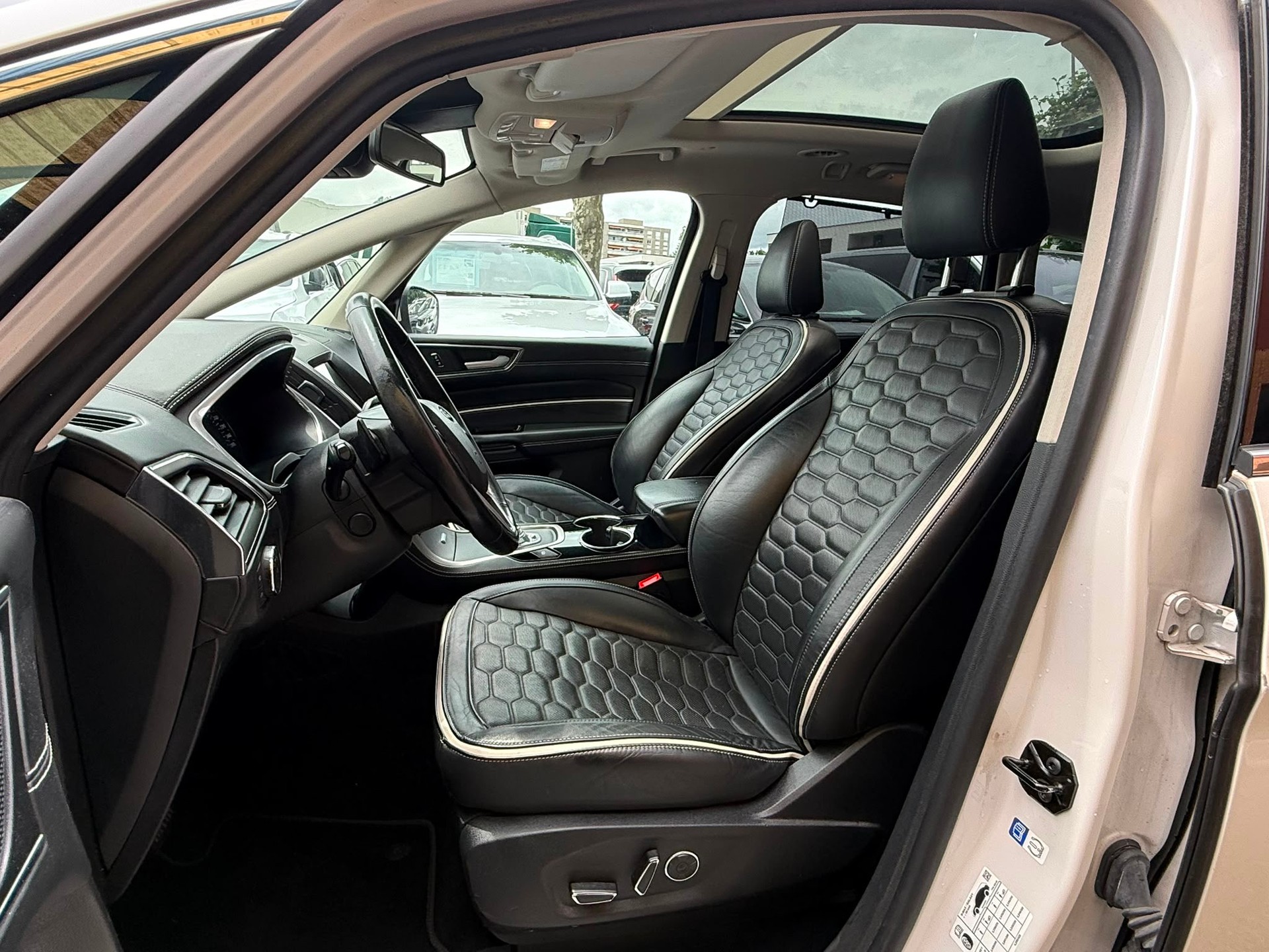FORD S-Max 2.0 TDCi Vignale AWD Automatic-image-8