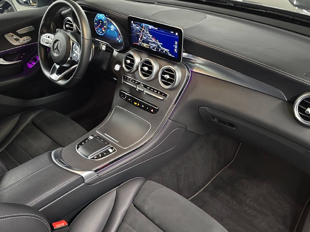 MERCEDES-BENZ GLC 220 d AMG Line 4Matic-image-10