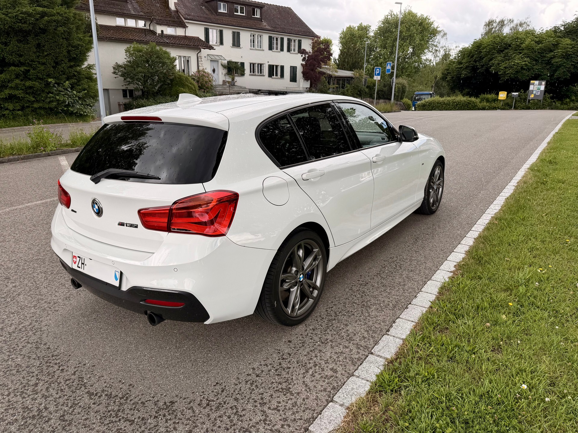BMW M135i xDrive-image-4