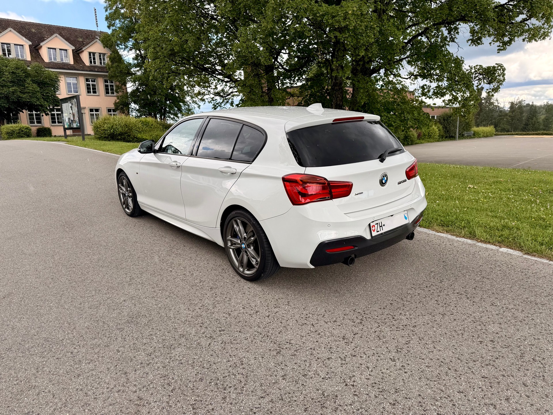 BMW M135i xDrive-image-2
