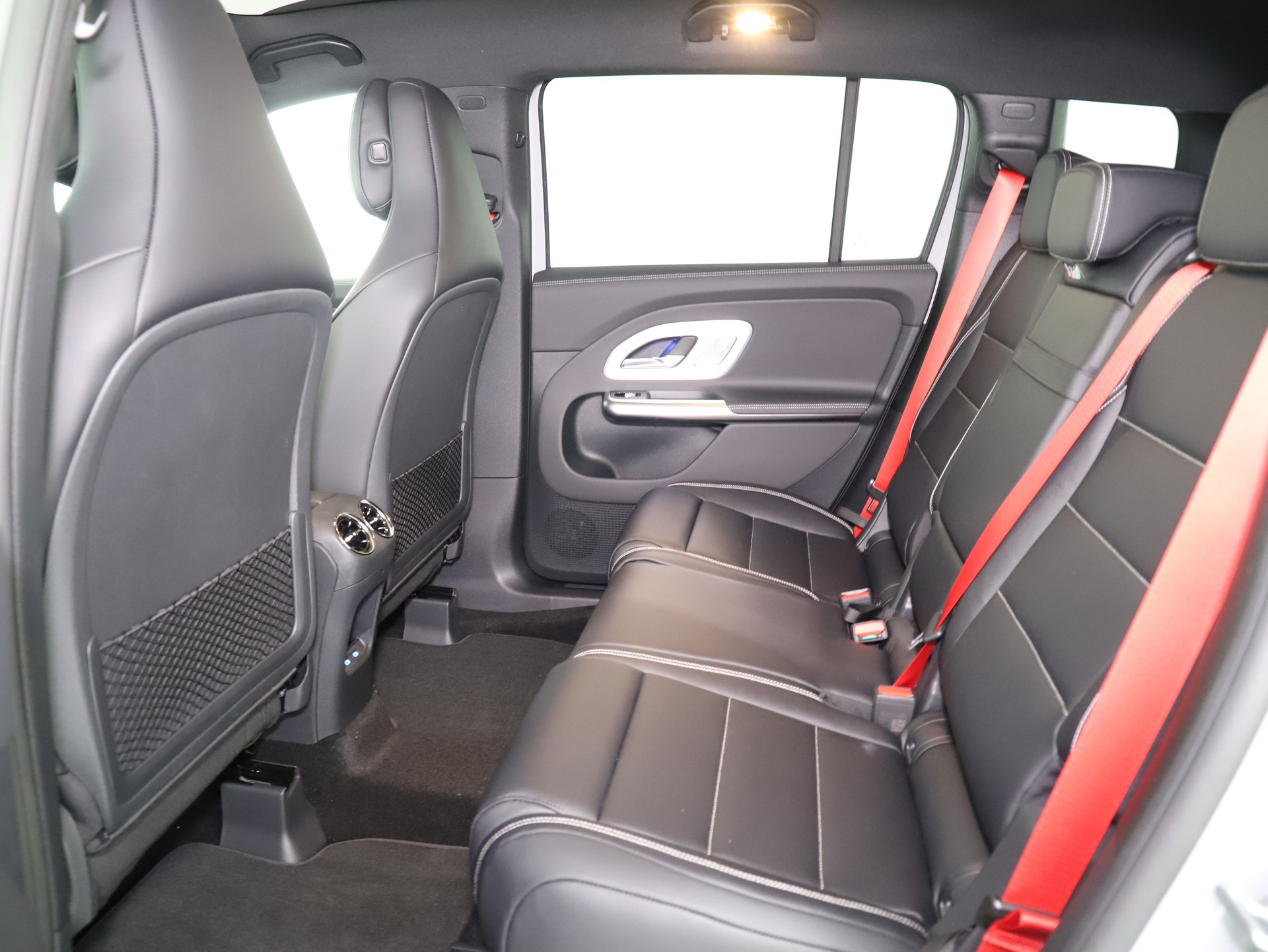 MERCEDES-BENZ GLB 220 4Matic 8G-Tronic-image-10