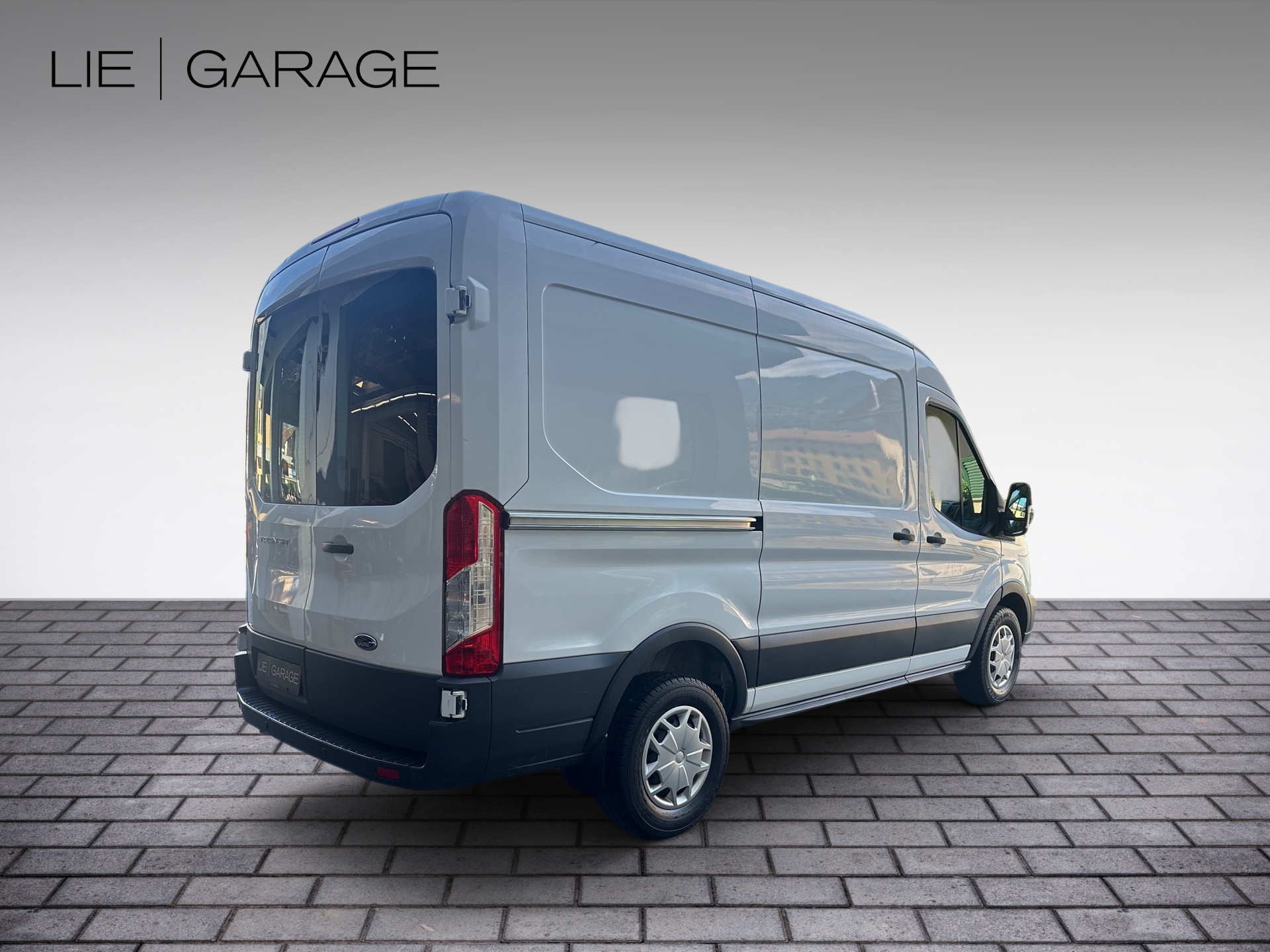 FORD Transit Van 350 L2 Ambiente 2.0 TDCi 130 FWD-image-2