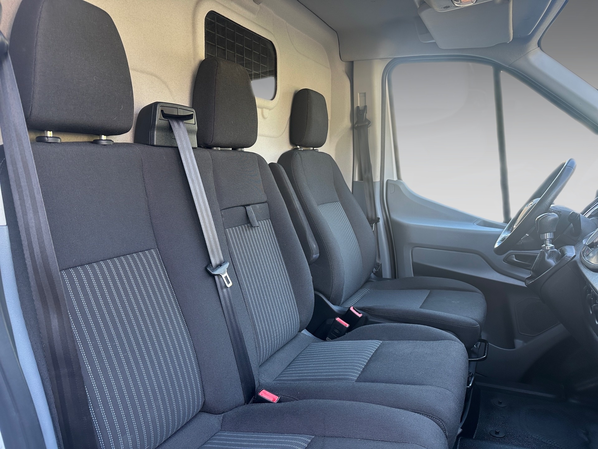 FORD Transit Van 350 L2 Ambiente 2.0 TDCi 130 FWD-image-9