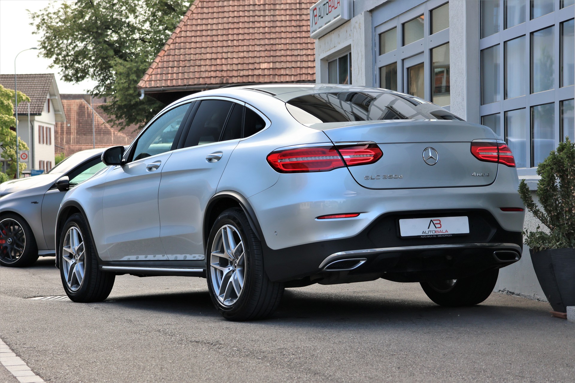 MERCEDES-BENZ GLC Coupé 350 d AMG Line 4Matic 9G-Tronic (CH)-image-2